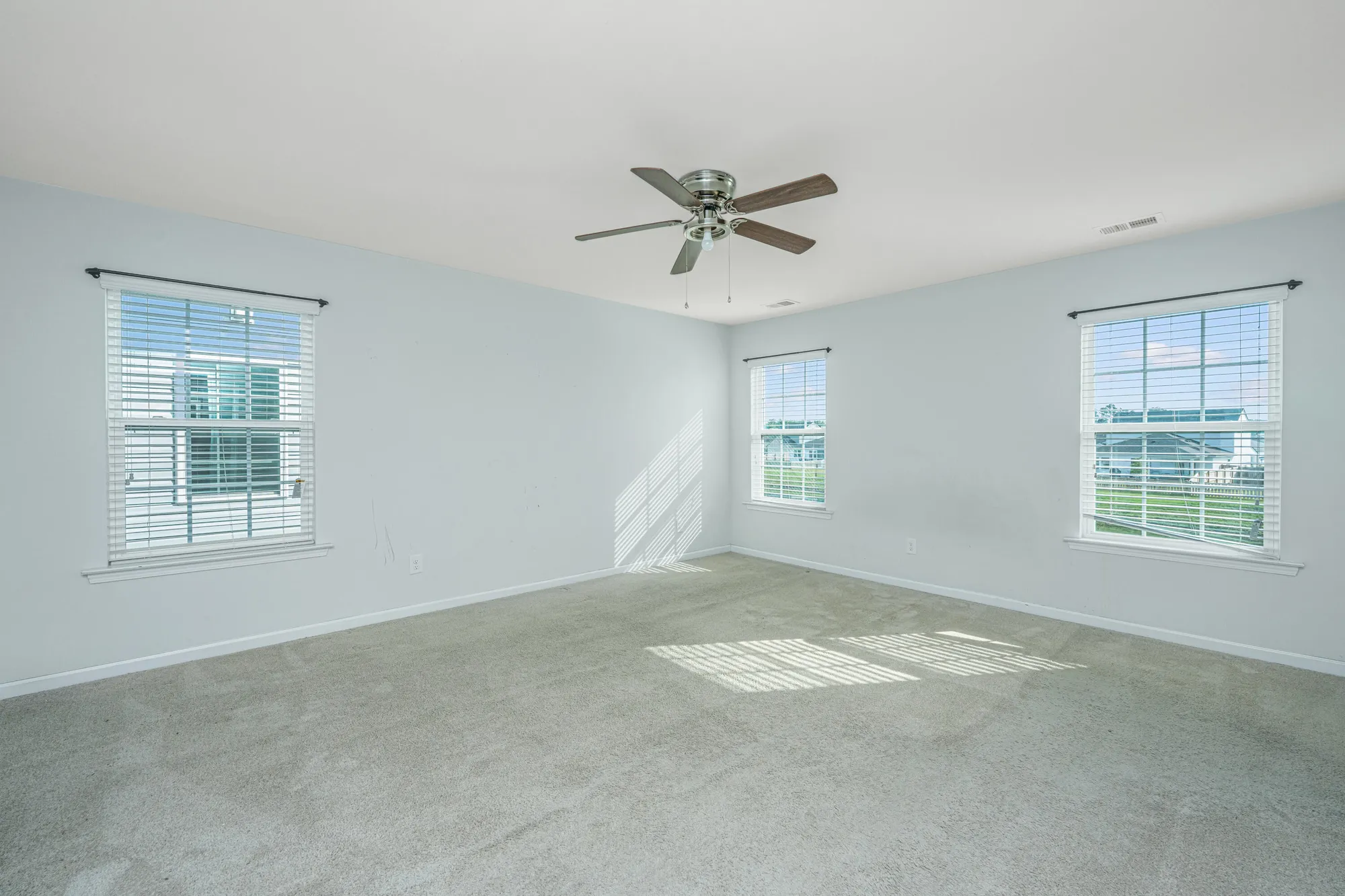 Property Slideshow image 18 of 43 | 828 redbud ln, Summerville, SC, 29486