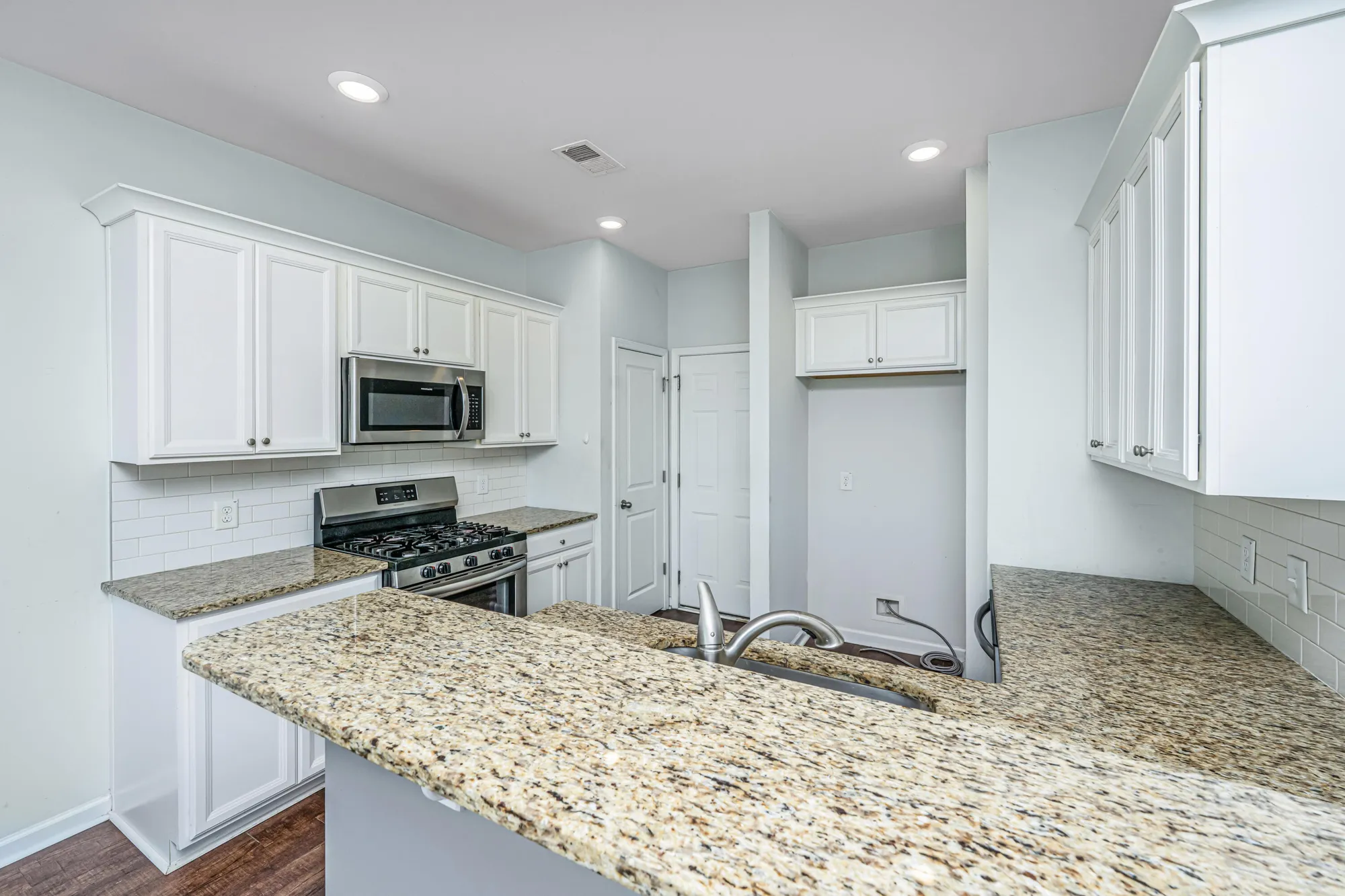 Property Slideshow image 15 of 43 | 828 redbud ln, Summerville, SC, 29486