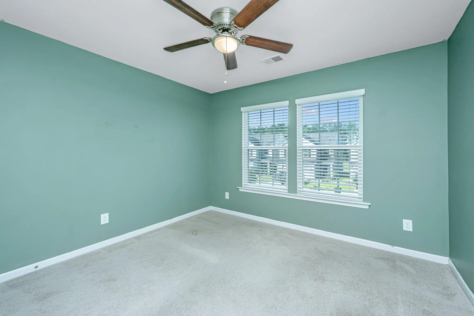 Property Slideshow image 25 of 43 | 828 redbud ln, Summerville, SC, 29486