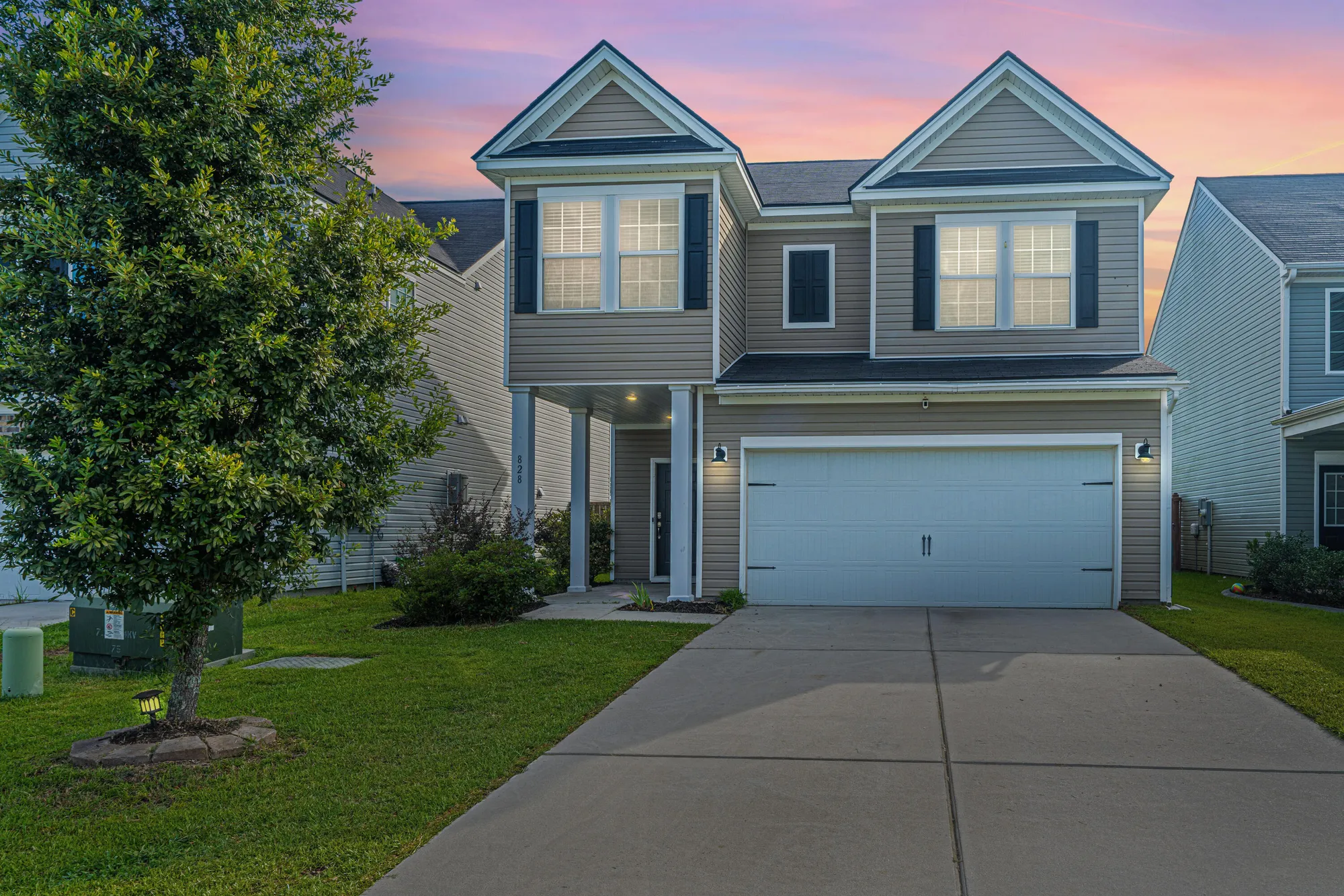 Property Slideshow image 2 of 43 | 828 redbud ln, Summerville, SC, 29486