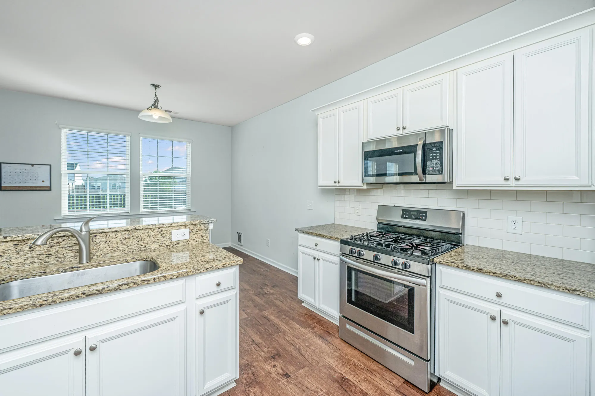Property Slideshow image 13 of 43 | 828 redbud ln, Summerville, SC, 29486