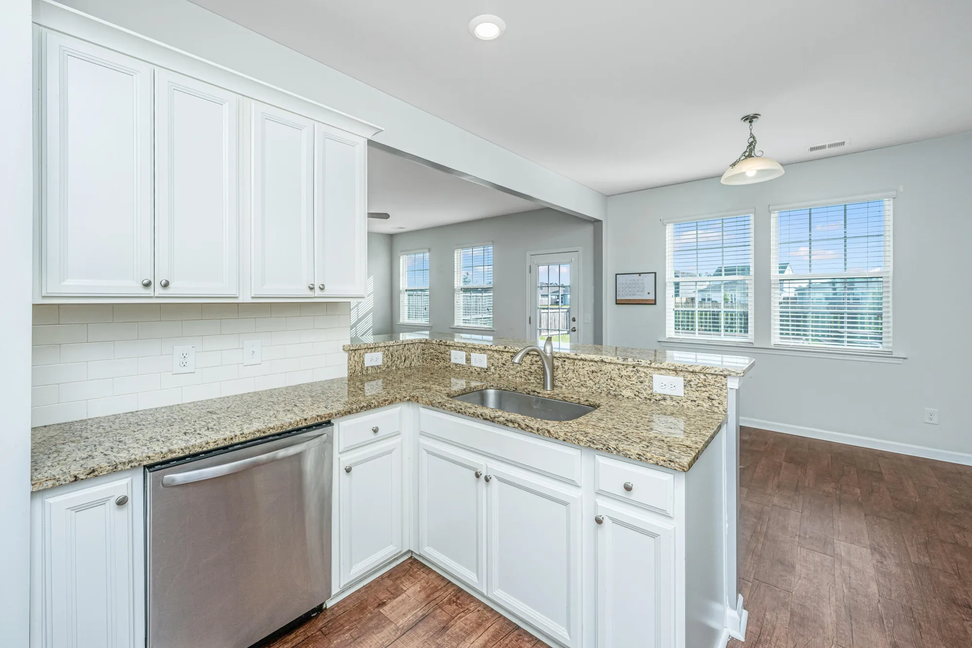 Property Slideshow image 16 of 43 | 828 redbud ln, Summerville, SC, 29486