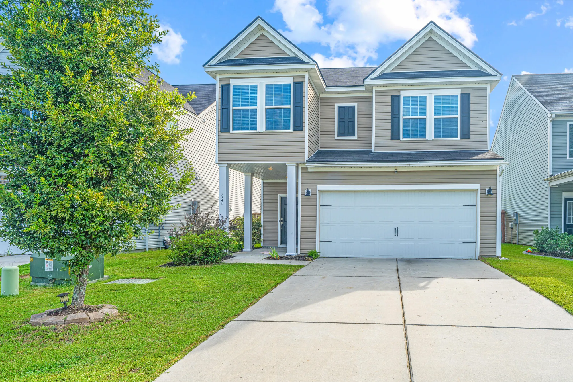 Property Slideshow image 1 of 43 | 828 redbud ln, Summerville, SC, 29486