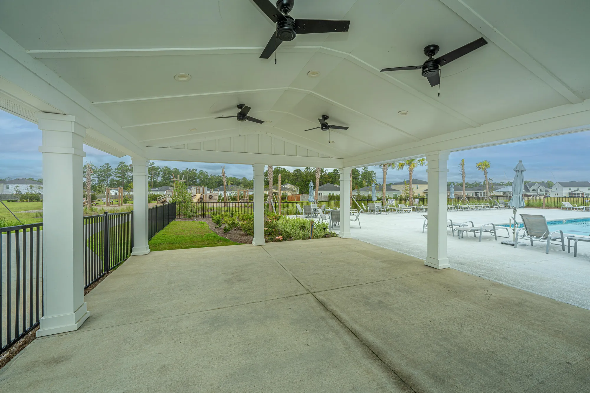 Property Slideshow image 38 of 43 | 828 redbud ln, Summerville, SC, 29486