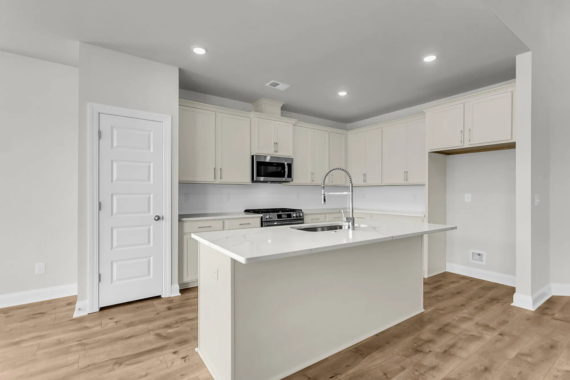 Property Slideshow image 18 of 48 | 753 maynard ln, Summerville, SC, 29486