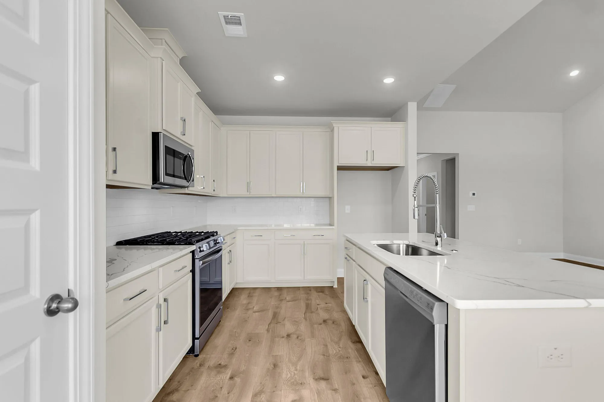 Property Slideshow image 19 of 48 | 753 maynard ln, Summerville, SC, 29486