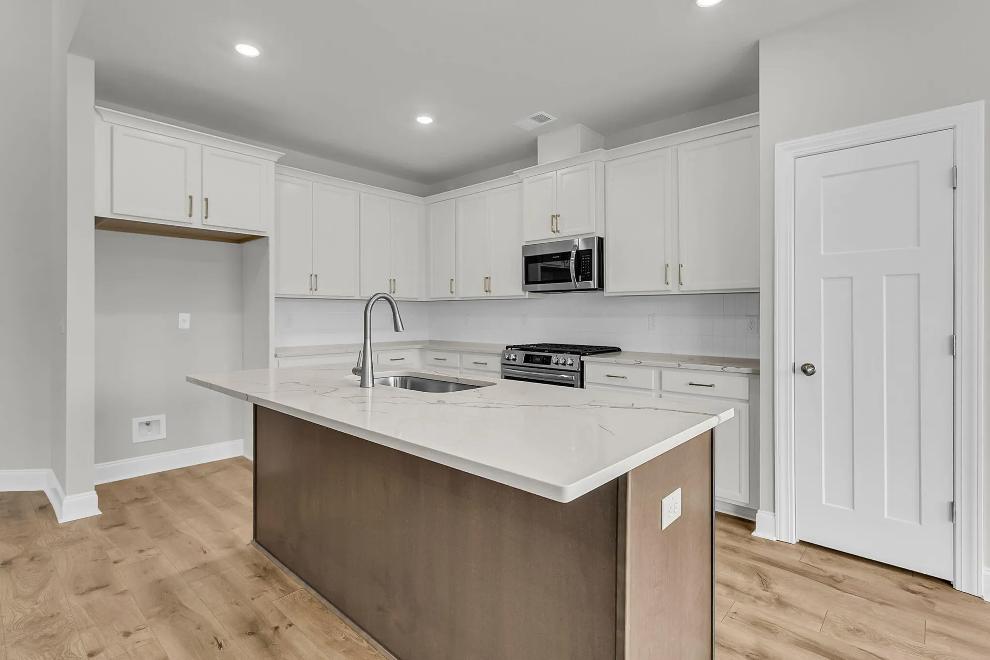 Property Slideshow image 10 of 50 | 759 maynard ln, Summerville, SC, 29486