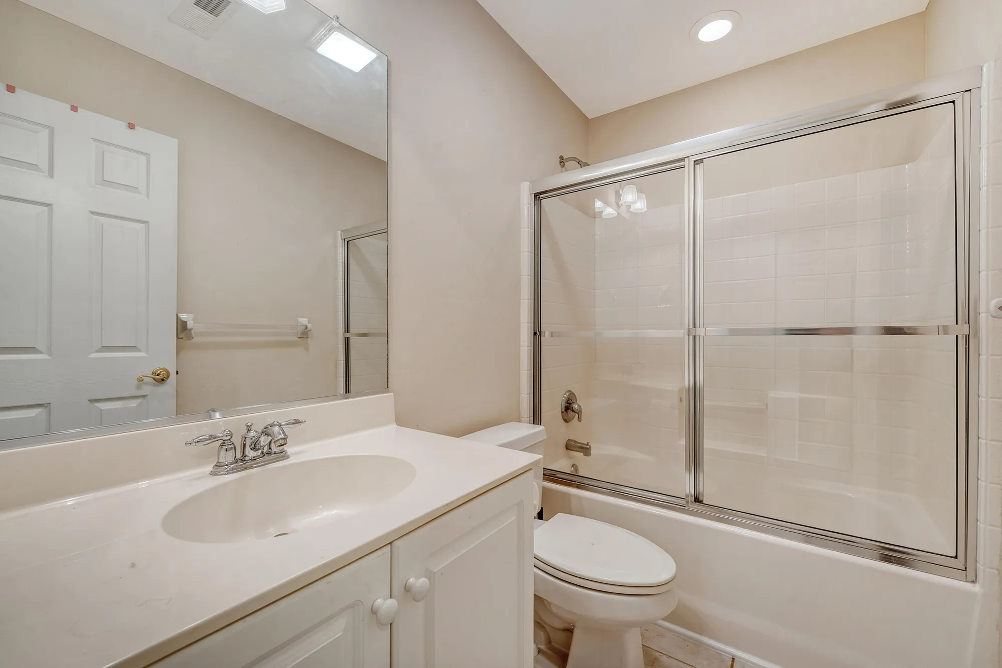 Property Slideshow image 17 of 38 | 9117 woodcreek ct, North Charleston, SC, 29406