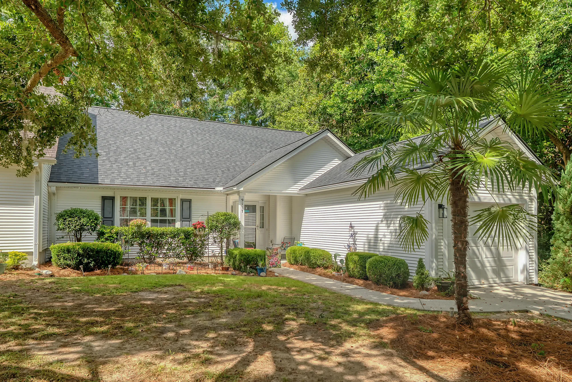 Property Slideshow image 5 of 38 | 9117 woodcreek ct, North Charleston, SC, 29406