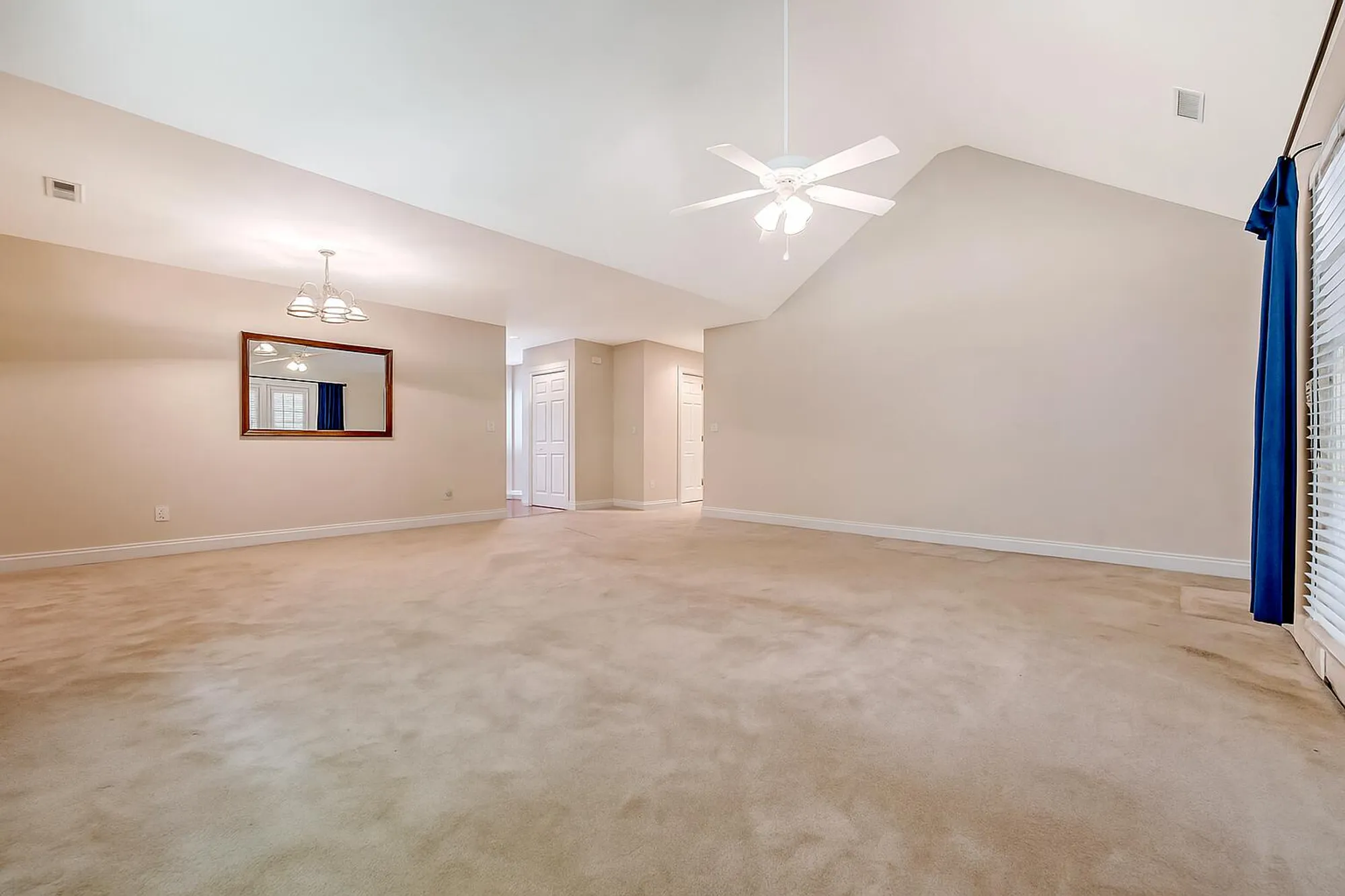 Property Slideshow image 9 of 38 | 9117 woodcreek ct, North Charleston, SC, 29406