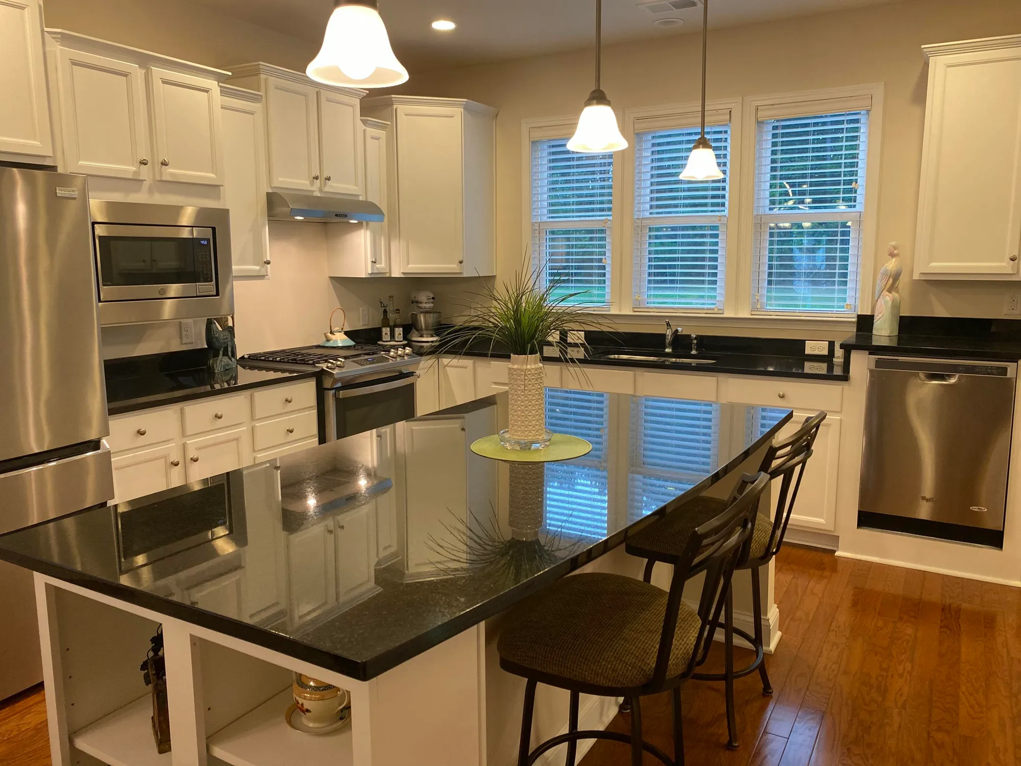 Property Slideshow image 6 of 18 | 556 sea foam st, Summerville, SC, 29486