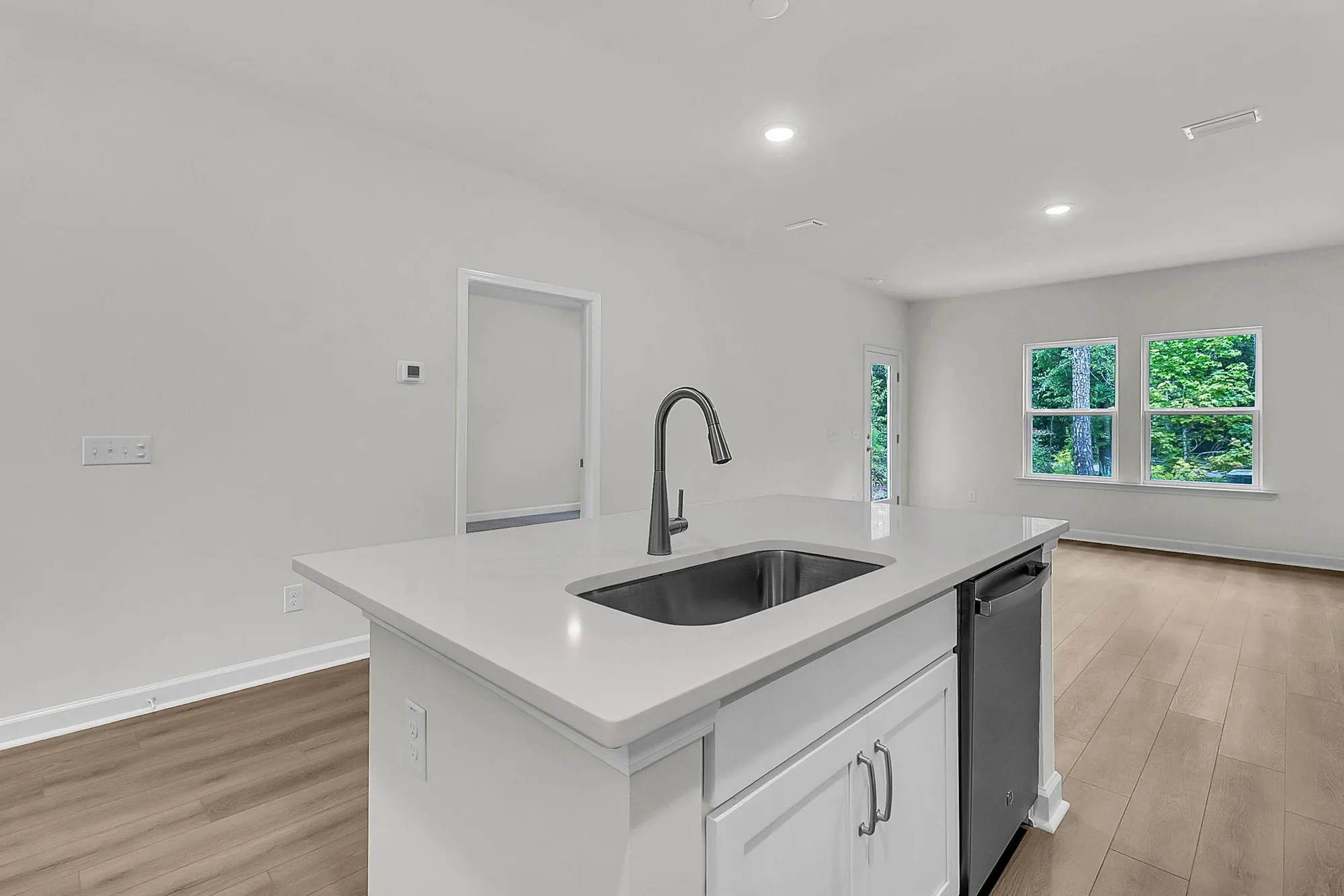 Property Slideshow image 29 of 36 | 950 dusk dr, Summerville, SC, 29486