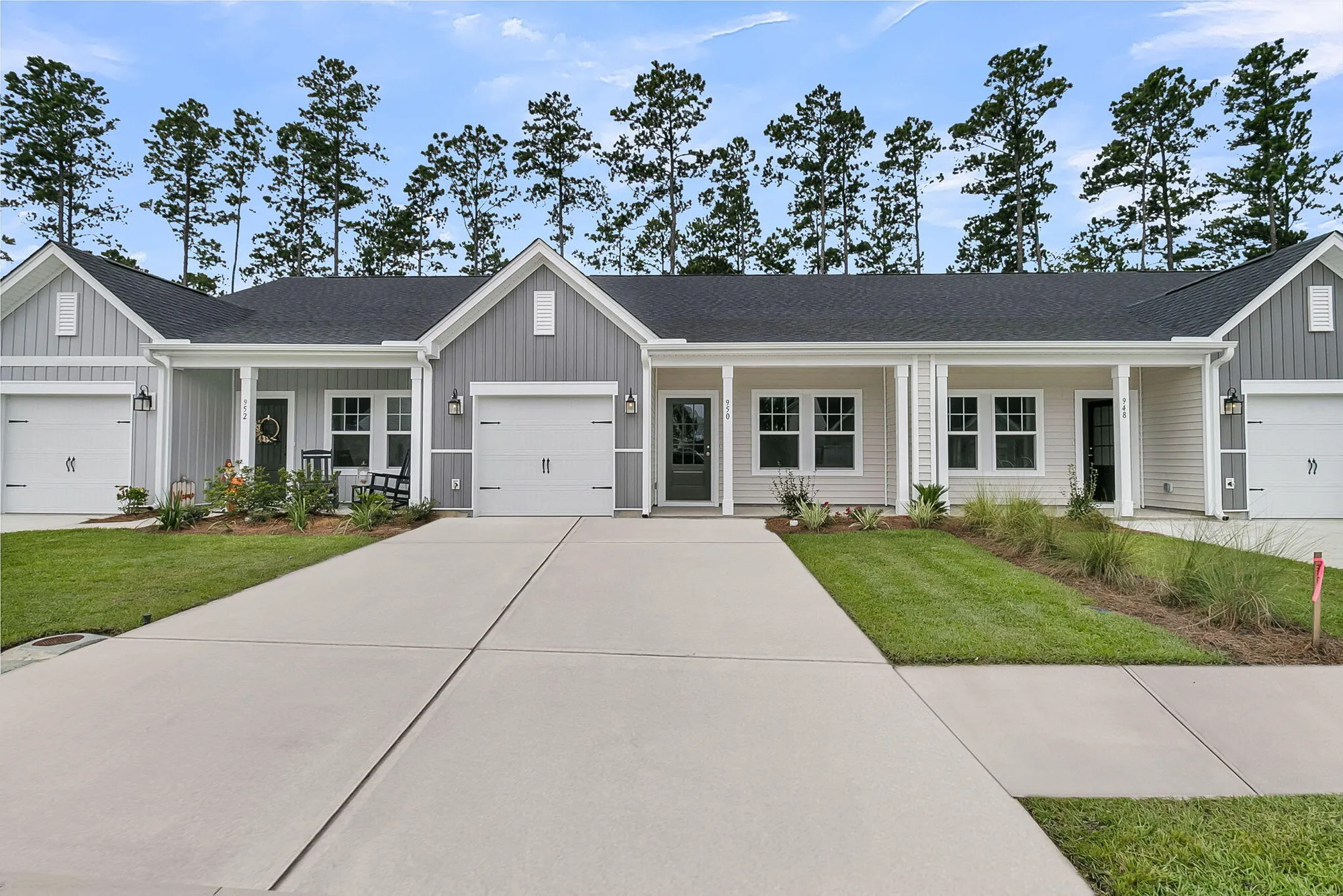 Property Slideshow image 2 of 36 | 950 dusk dr, Summerville, SC, 29486