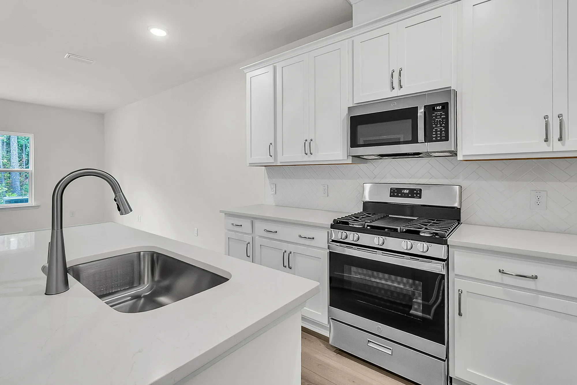 Property Slideshow image 30 of 36 | 950 dusk dr, Summerville, SC, 29486