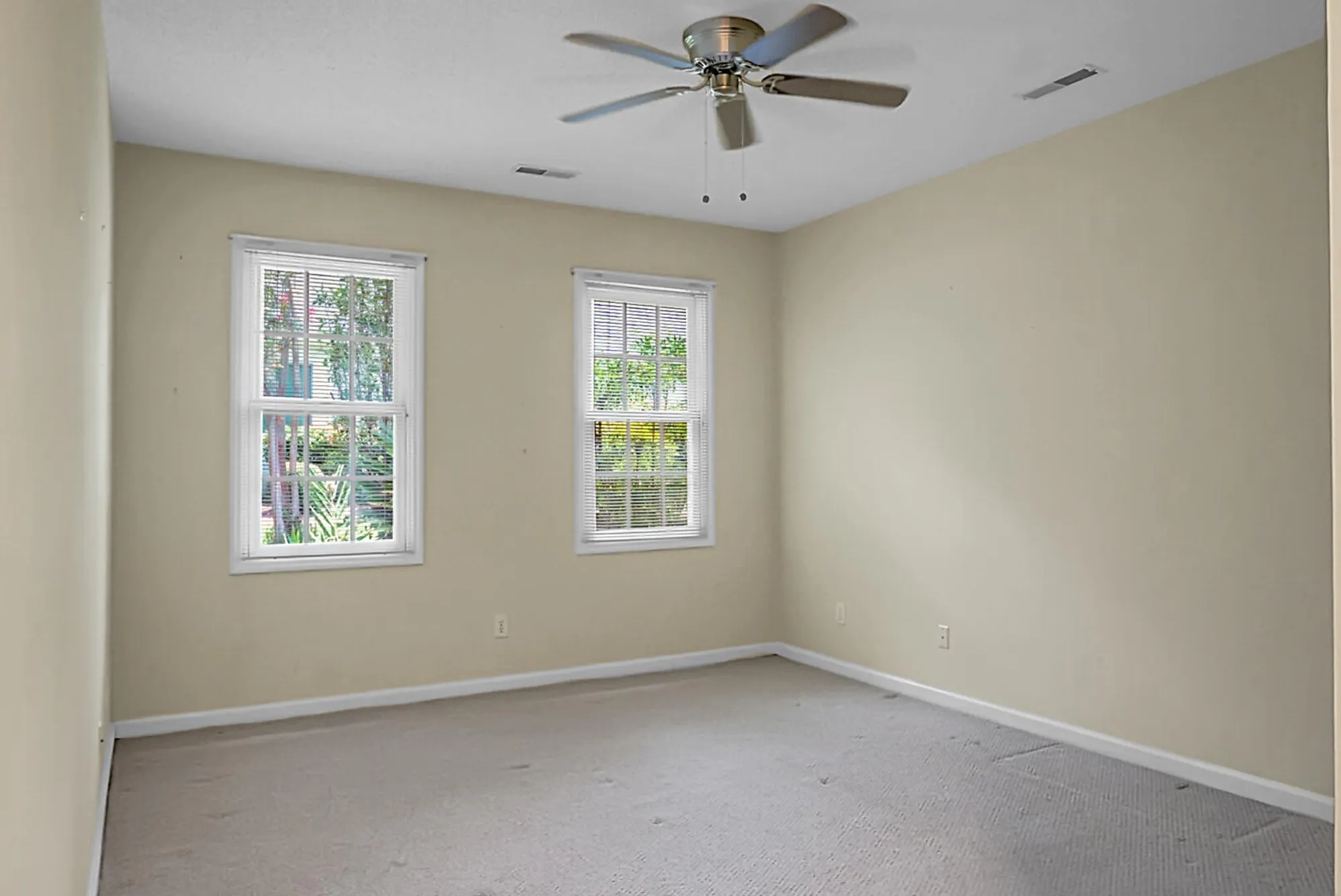 Property Slideshow image 27 of 49 | 9162 spring branch ct, North Charleston, SC, 29406
