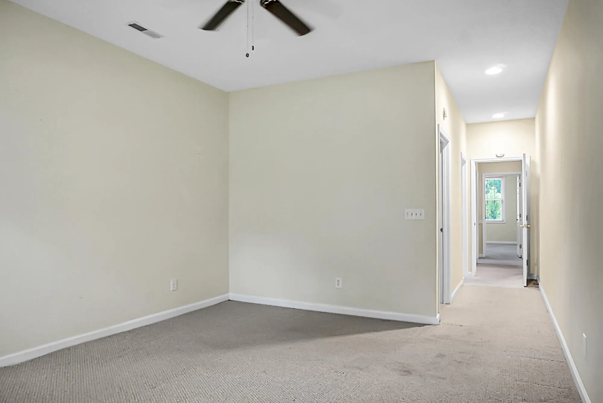 Property Slideshow image 28 of 49 | 9162 spring branch ct, North Charleston, SC, 29406