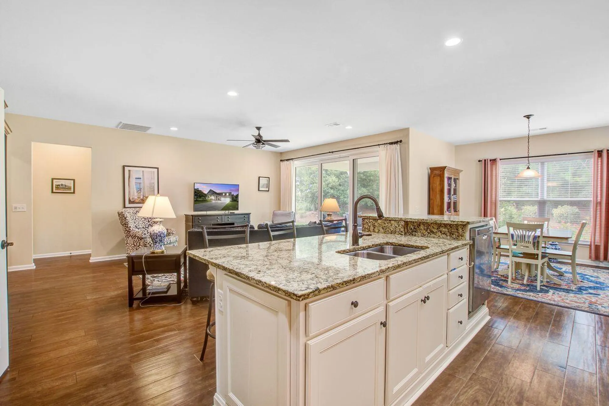 Property Slideshow image 14 of 55 | 521 tranquil waters way, Summerville, SC, 29486