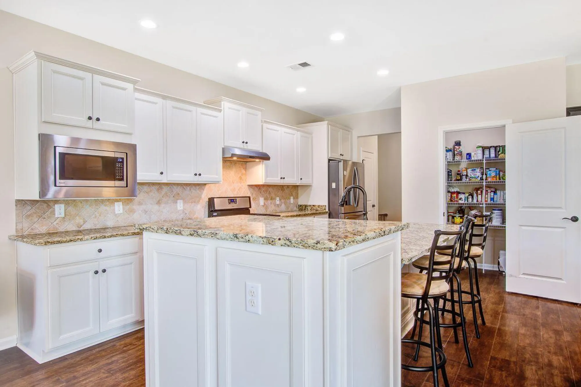 Property Slideshow image 11 of 55 | 521 tranquil waters way, Summerville, SC, 29486