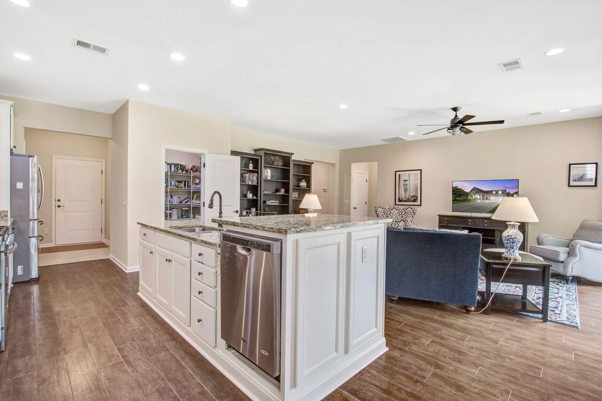 Property Slideshow image 15 of 55 | 521 tranquil waters way, Summerville, SC, 29486