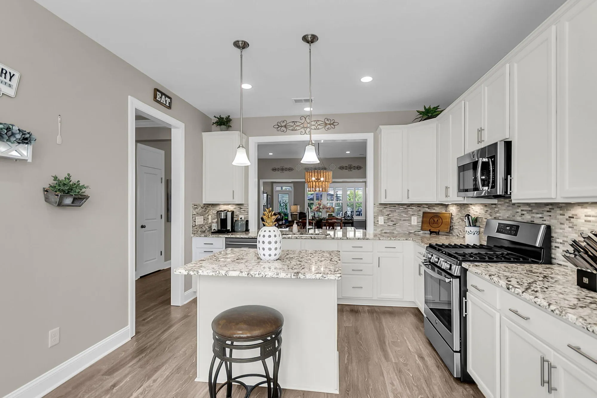 Property Slideshow image 12 of 59 | 3025 aura ln, Summerville, SC, 29483