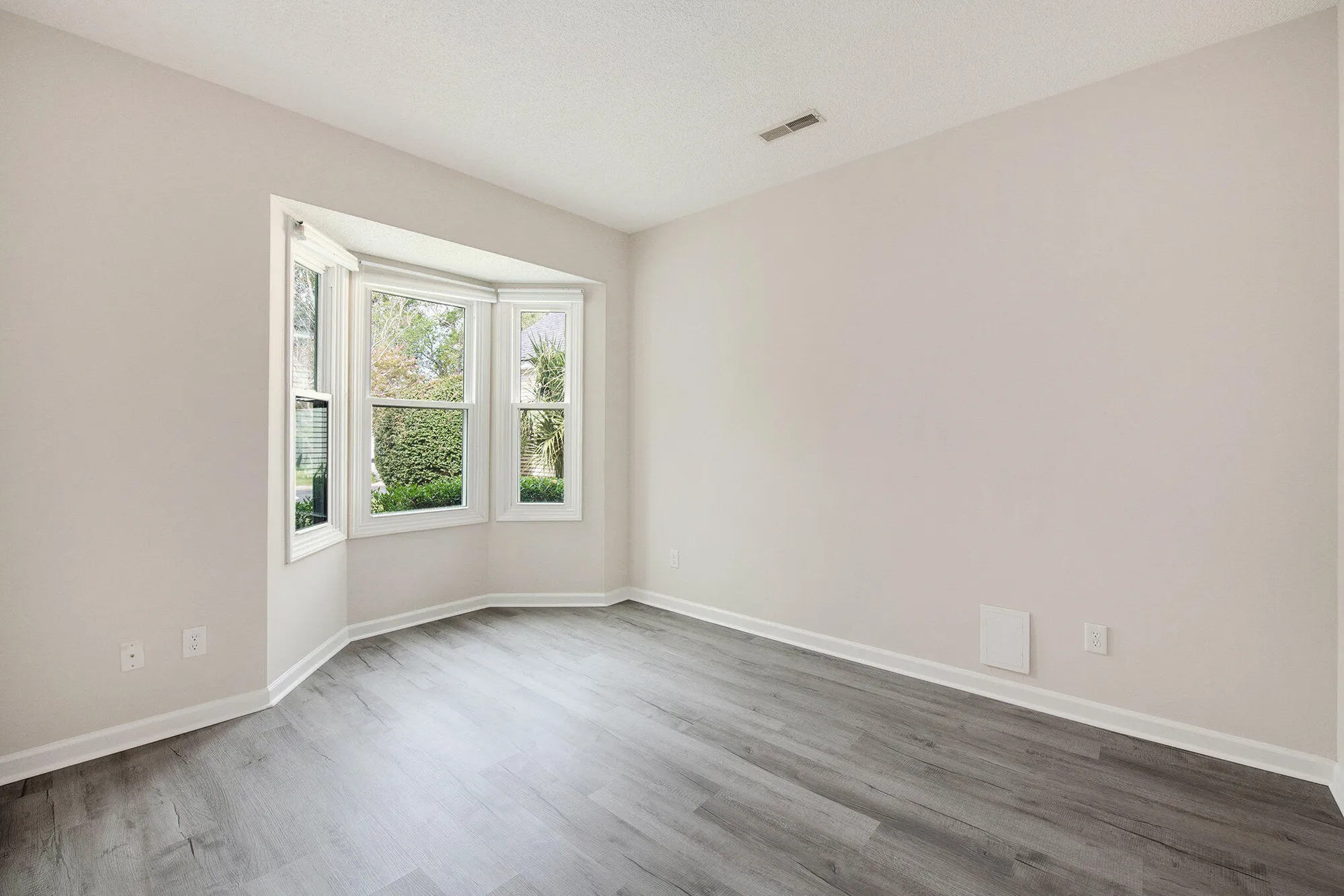 Property Slideshow image 25 of 30 | 9123 delancey cir, North Charleston, SC, 29406