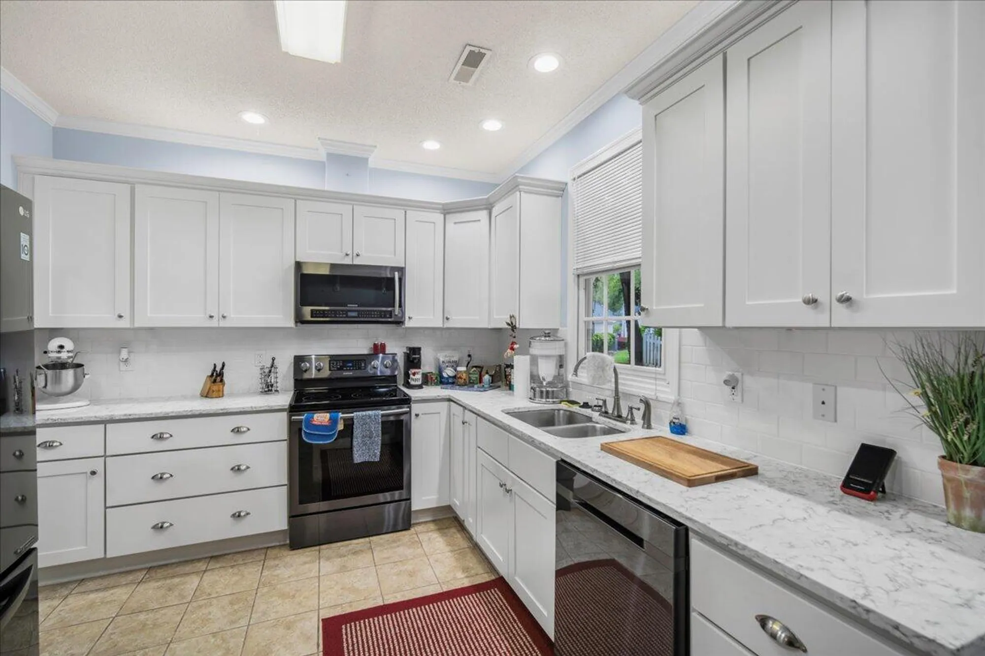 Property Slideshow image 16 of 66 | 9182 spring branch ct, North Charleston, SC, 29406