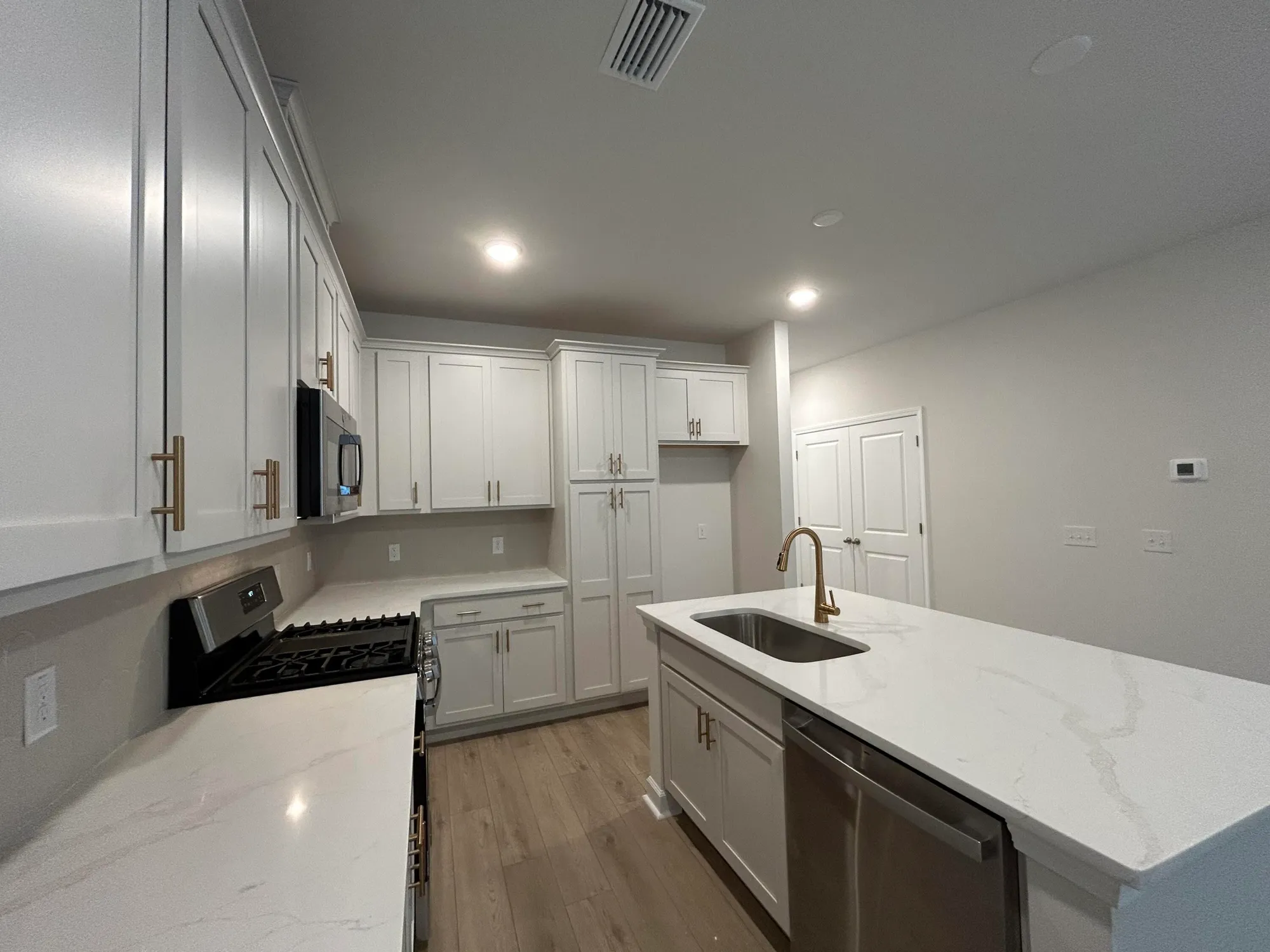 Property Slideshow image 10 of 28 | 944 dusk dr, Summerville, SC, 29486