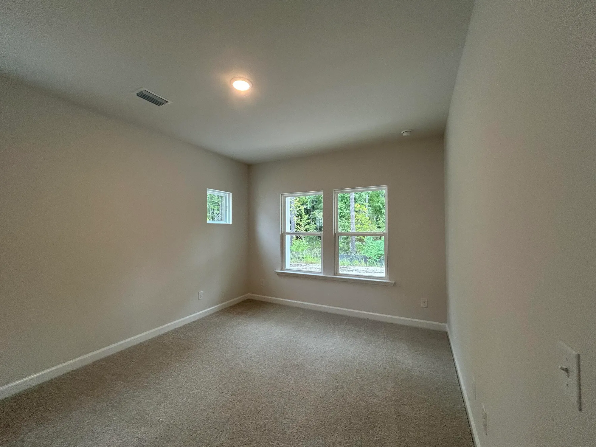 Property Slideshow image 18 of 28 | 944 dusk dr, Summerville, SC, 29486