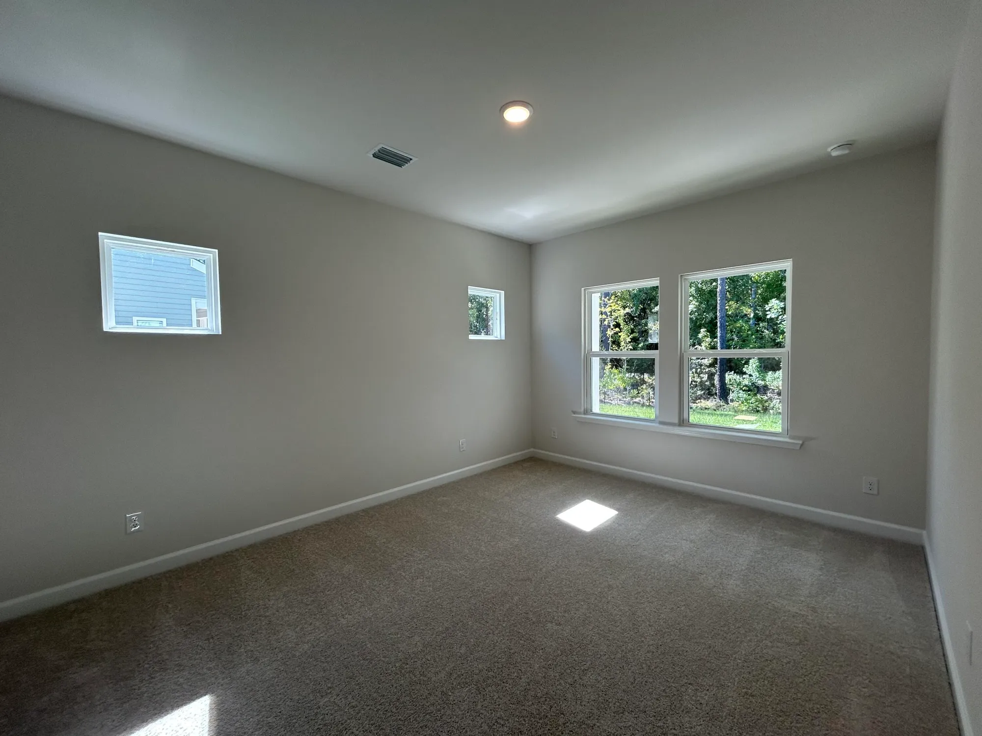 Property Slideshow image 21 of 28 | 944 dusk dr, Summerville, SC, 29486