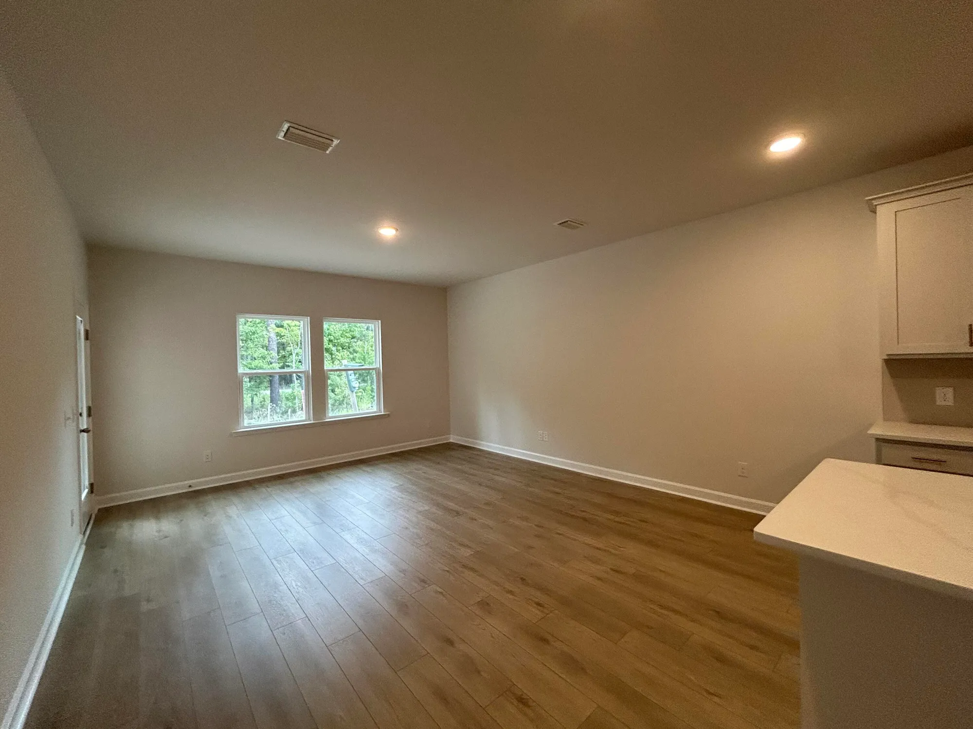 Property Slideshow image 17 of 28 | 944 dusk dr, Summerville, SC, 29486