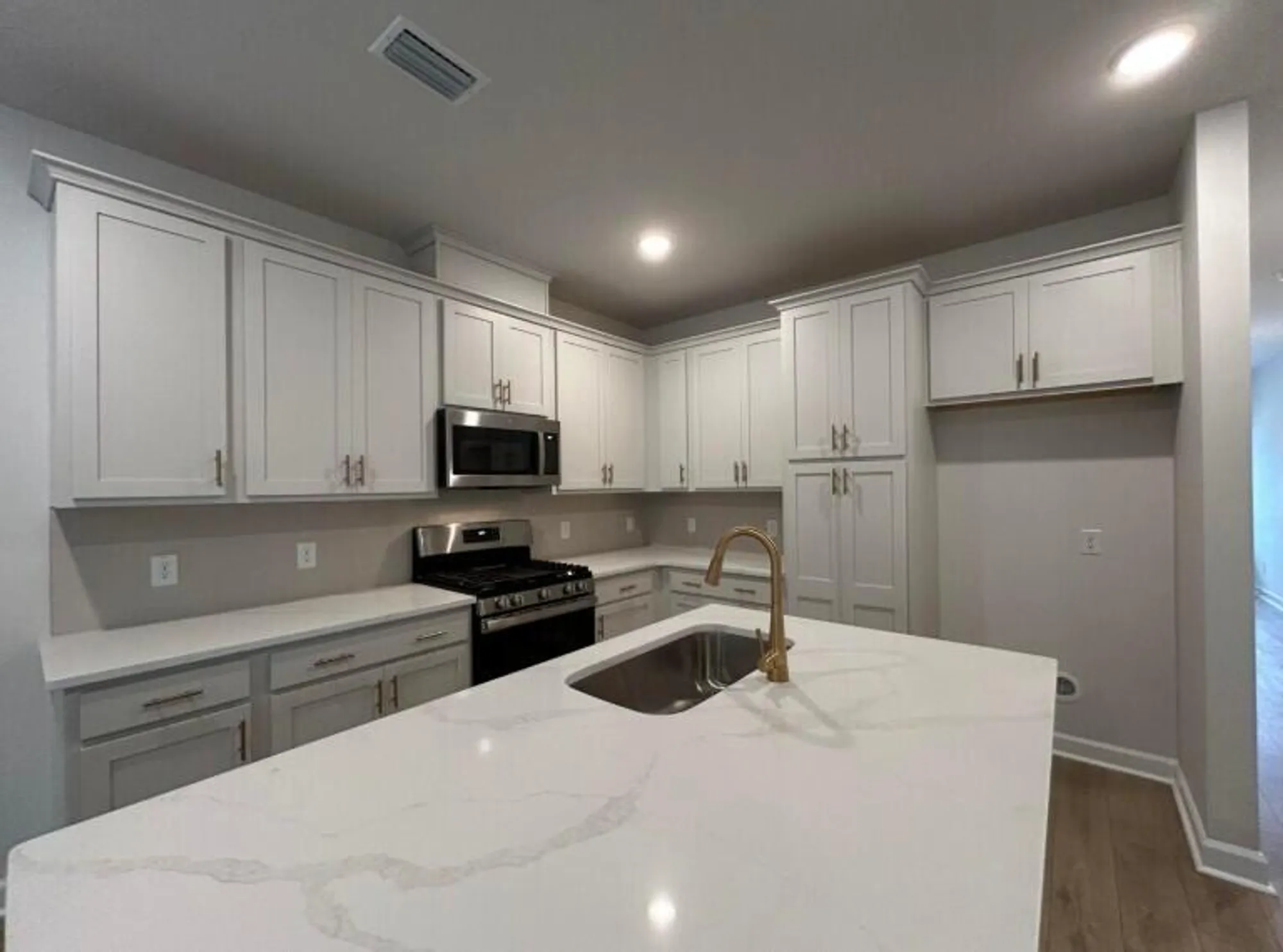 Property Slideshow image 1 of 28 | 944 dusk dr, Summerville, SC, 29486