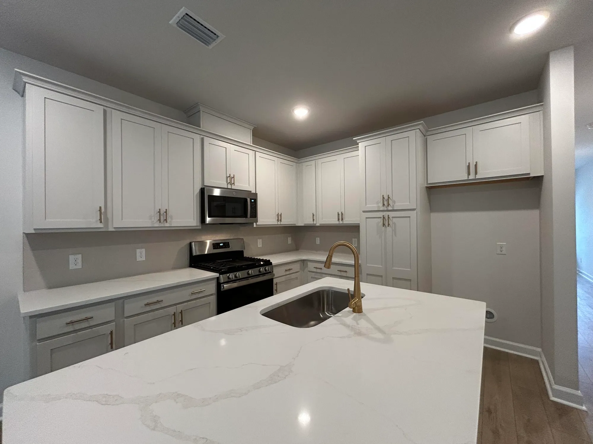 Property Slideshow image 9 of 28 | 944 dusk dr, Summerville, SC, 29486