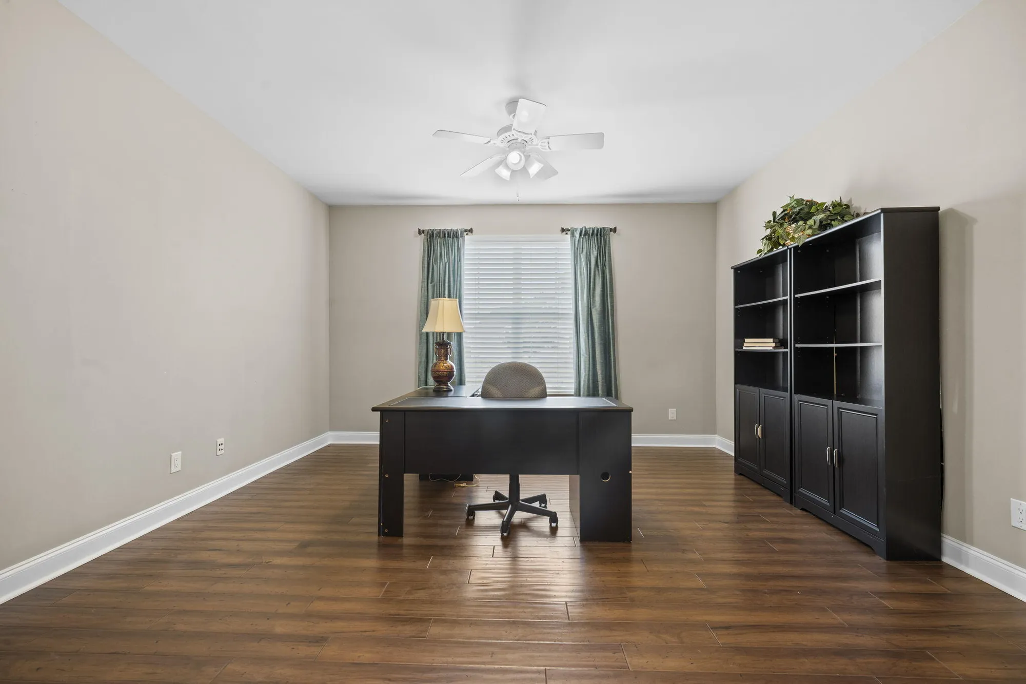 Property Slideshow image 10 of 39 | 421 four seasons blvd, Summerville, SC, 29486