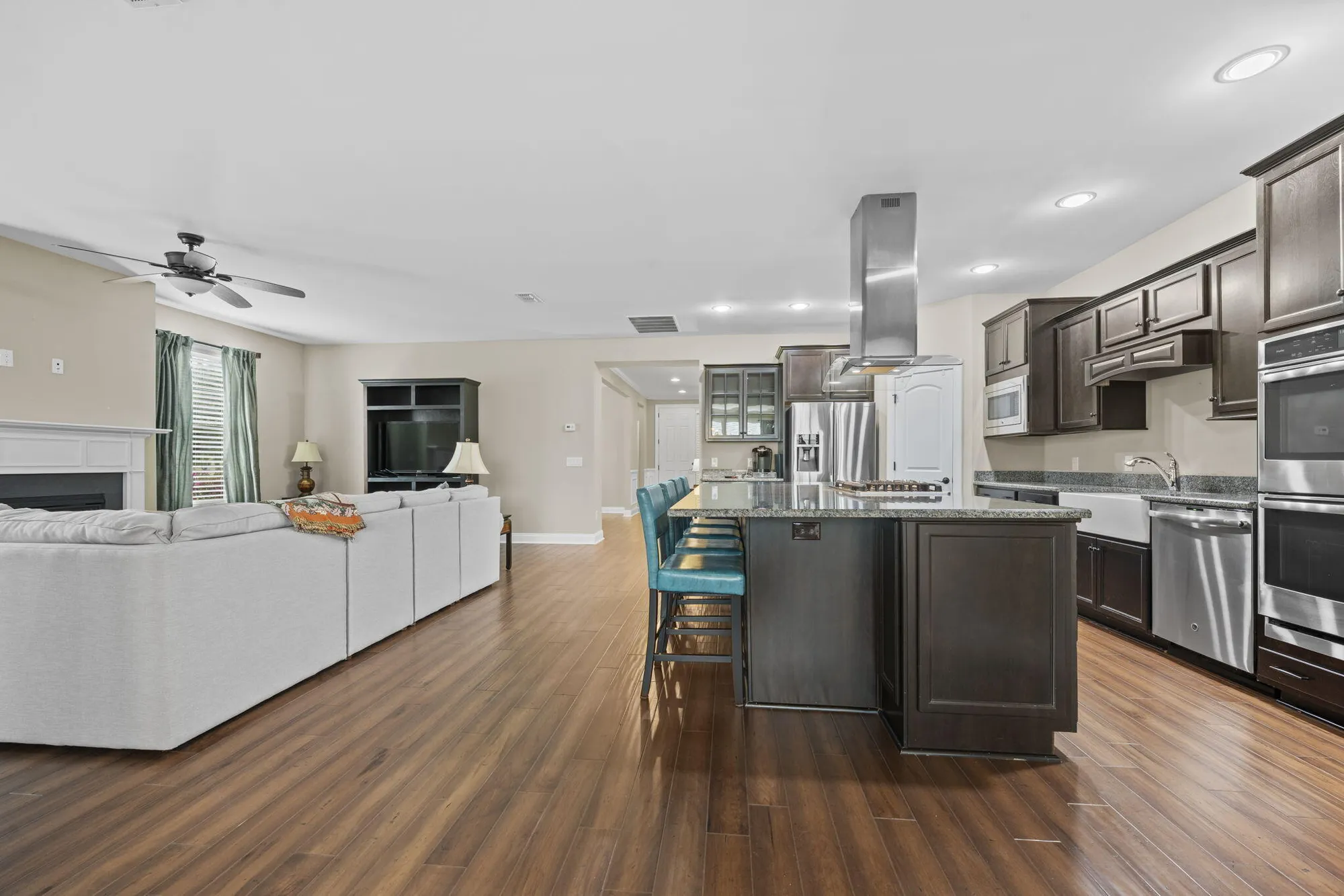 Property Slideshow image 12 of 39 | 421 four seasons blvd, Summerville, SC, 29486