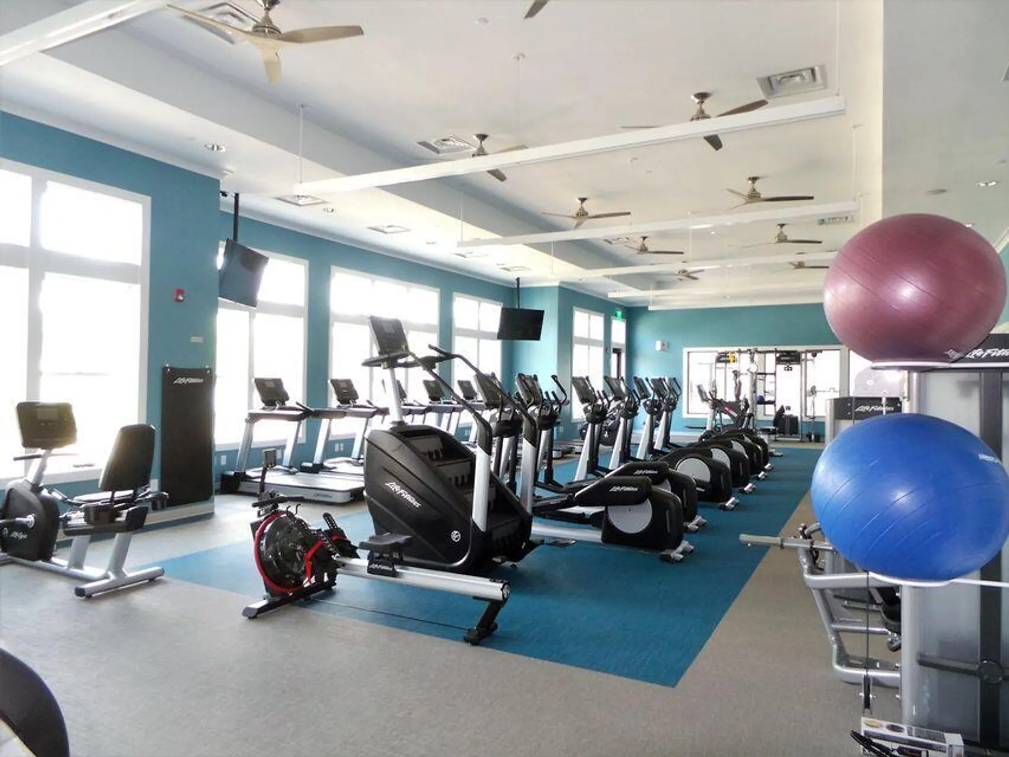 Property Slideshow image 30 of 39 | 421 four seasons blvd, Summerville, SC, 29486