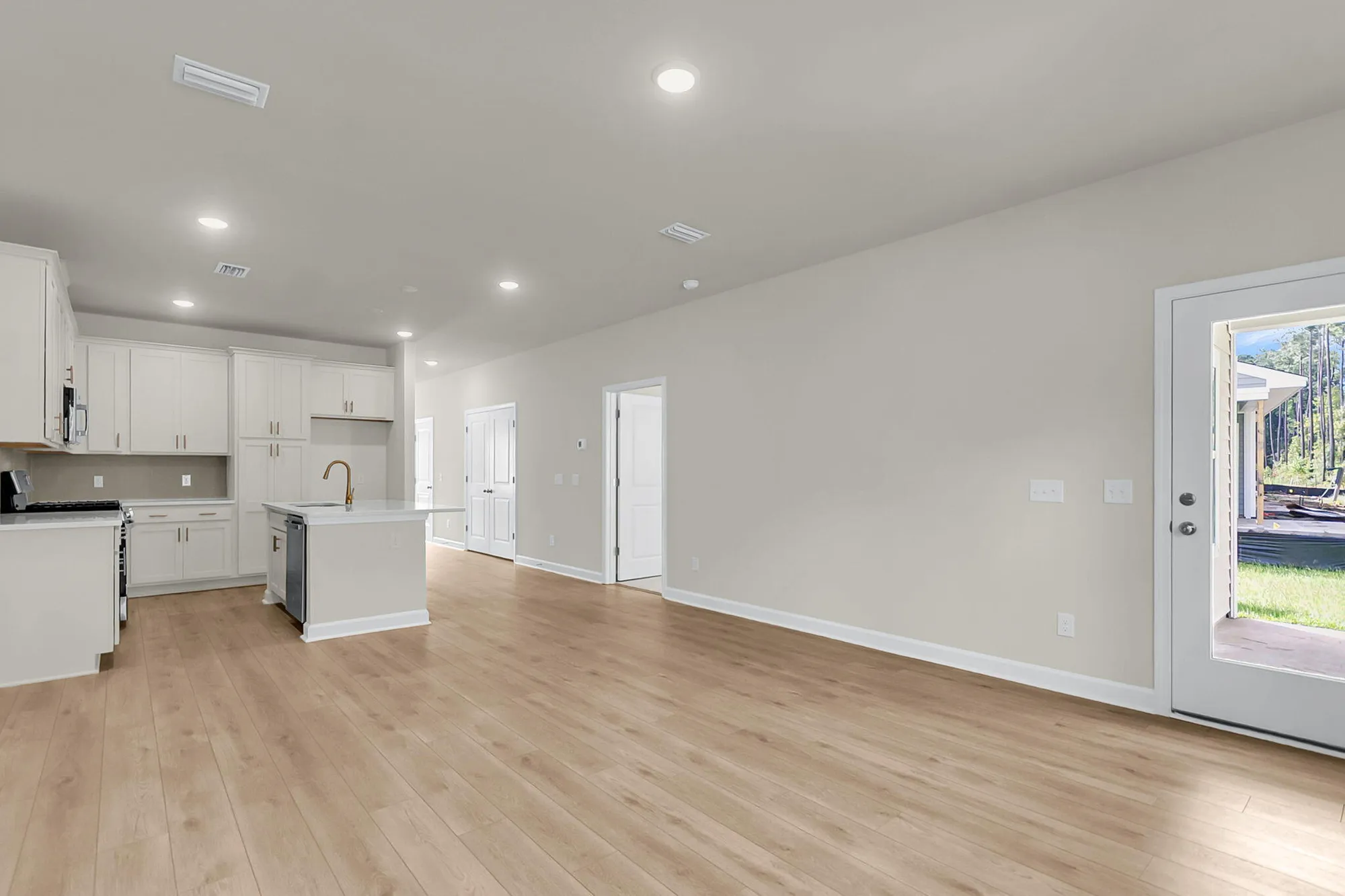 Property Slideshow image 8 of 23 | 938 dusk dr, Summerville, SC, 29486