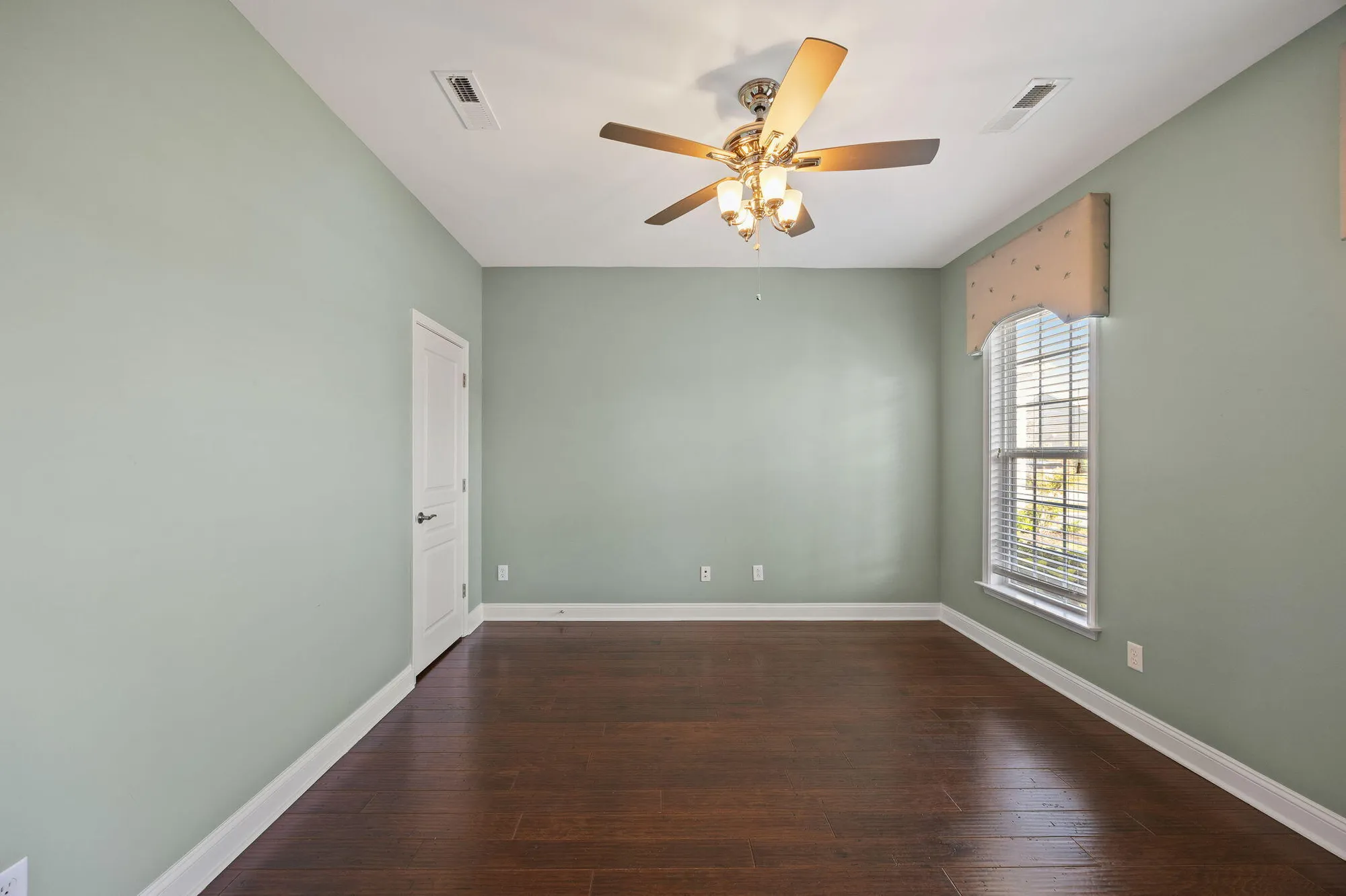 Property Slideshow image 11 of 68 | 167 billowing sails st, Summerville, SC, 29486