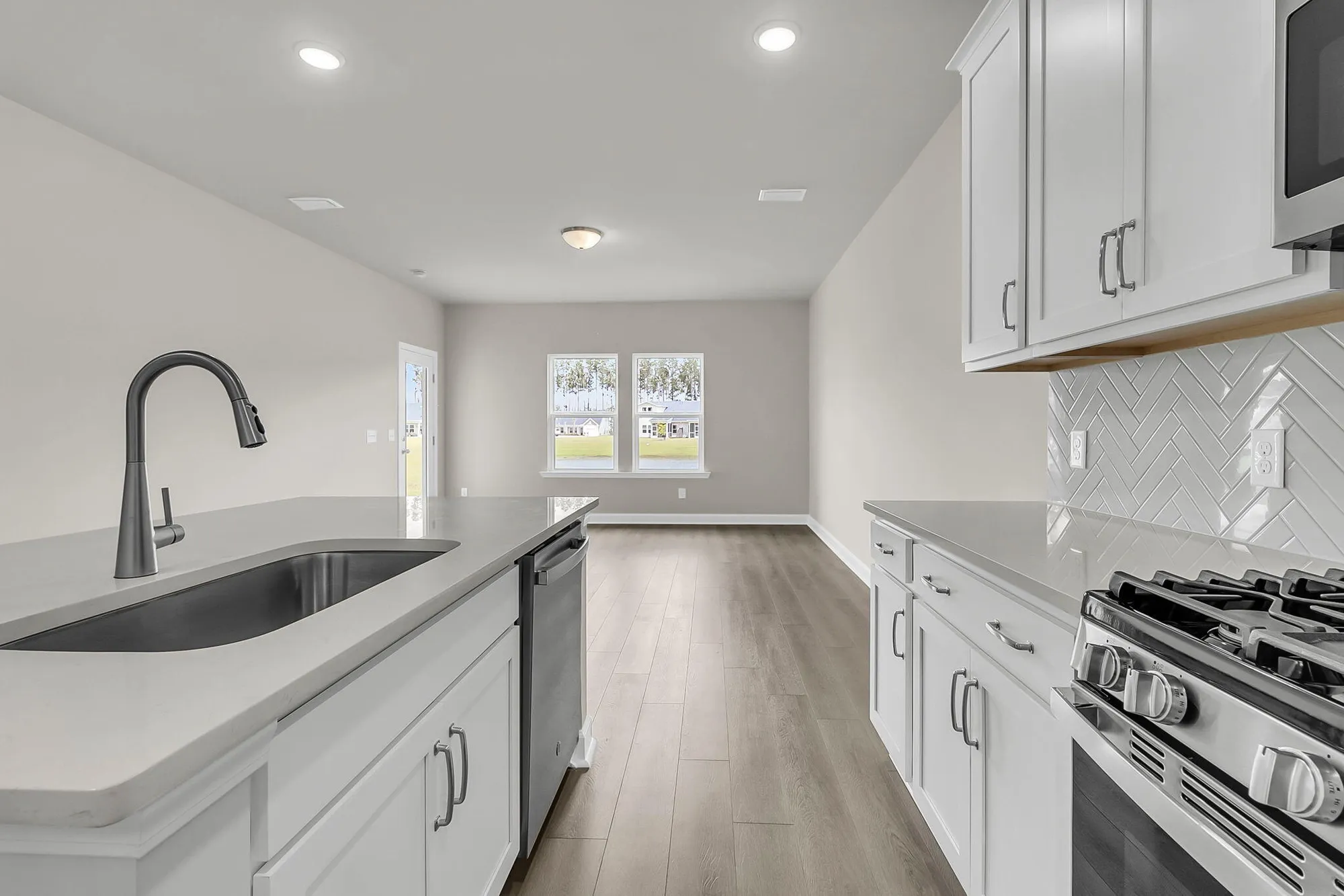 Property Slideshow image 14 of 38 | 939 dusk dr, Summerville, SC, 29486