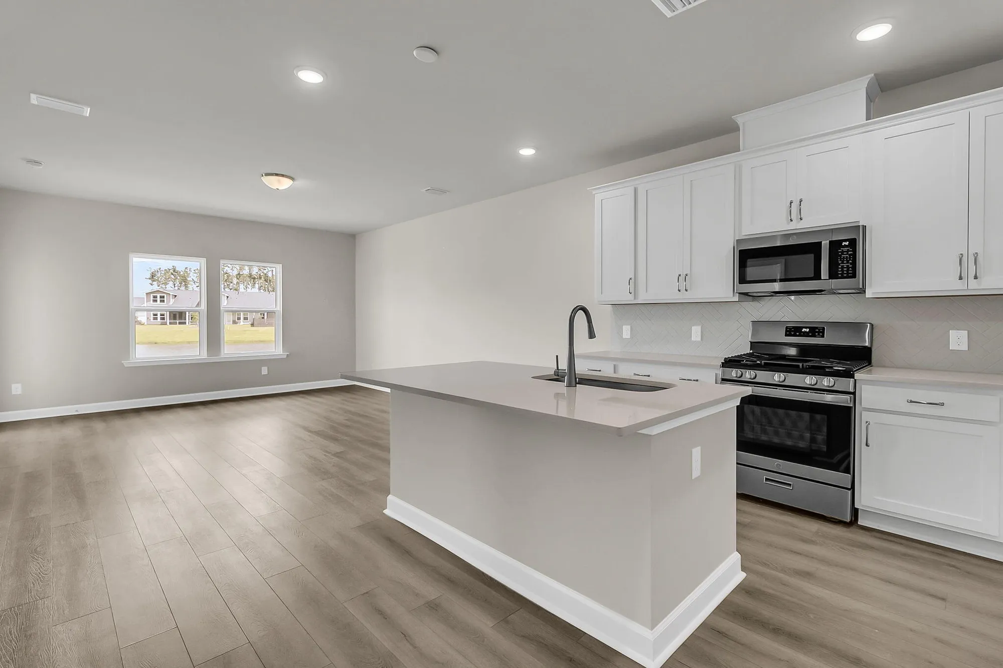 Property Slideshow image 10 of 38 | 939 dusk dr, Summerville, SC, 29486