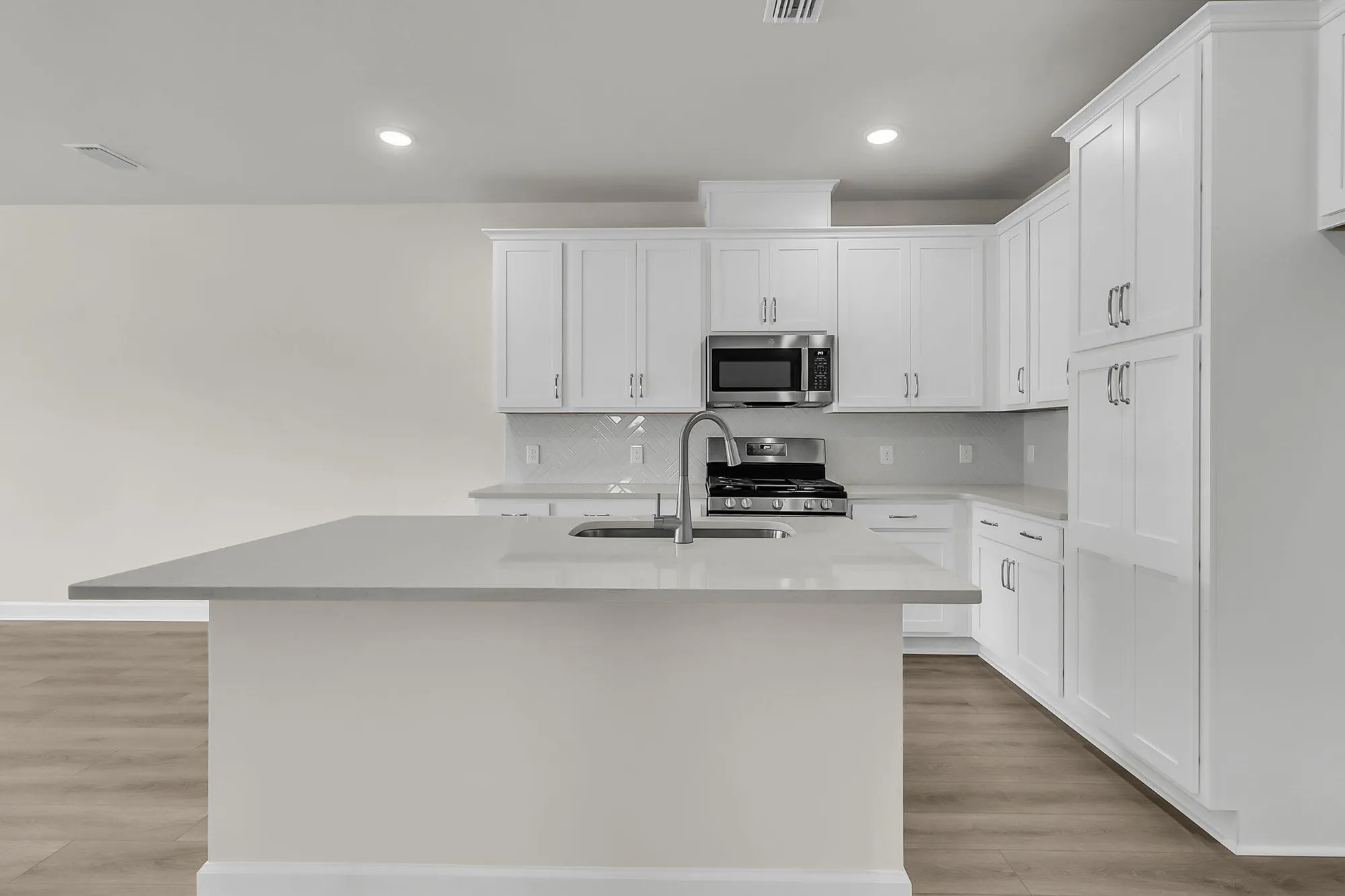 Property Slideshow image 11 of 38 | 939 dusk dr, Summerville, SC, 29486