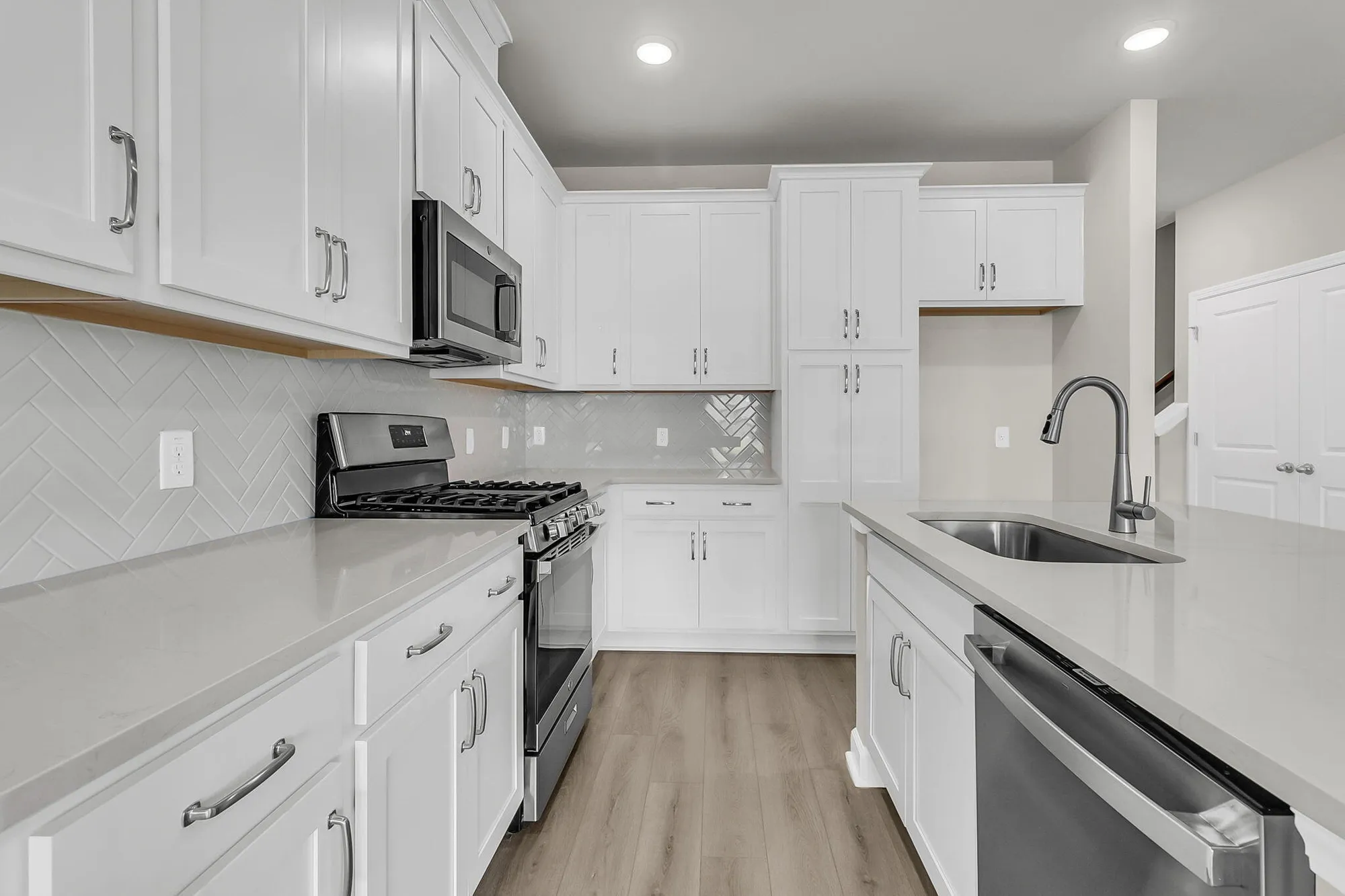 Property Slideshow image 12 of 38 | 939 dusk dr, Summerville, SC, 29486