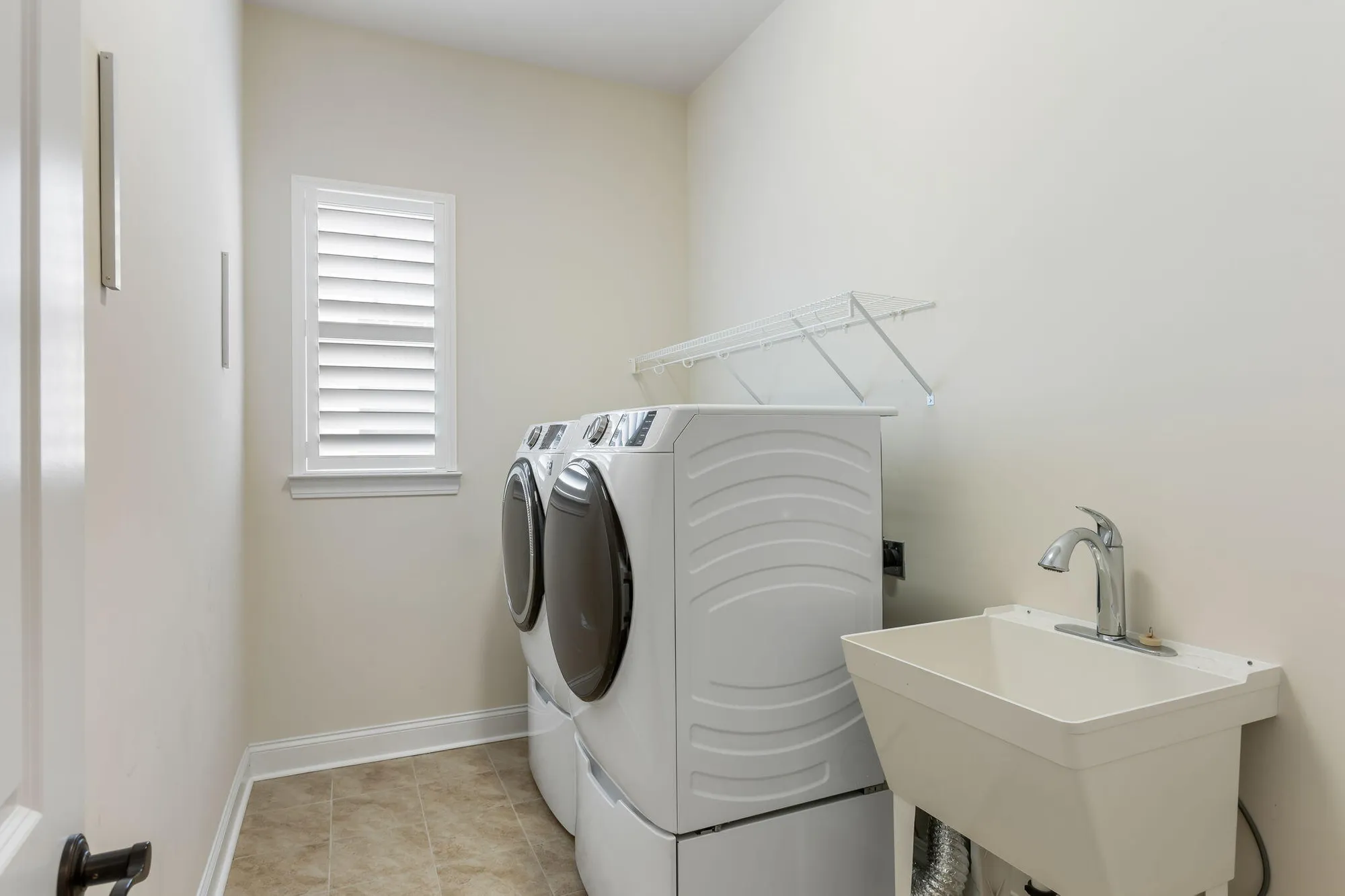 Property Slideshow image 21 of 38 | 346 fish creek ct, Summerville, SC, 29486