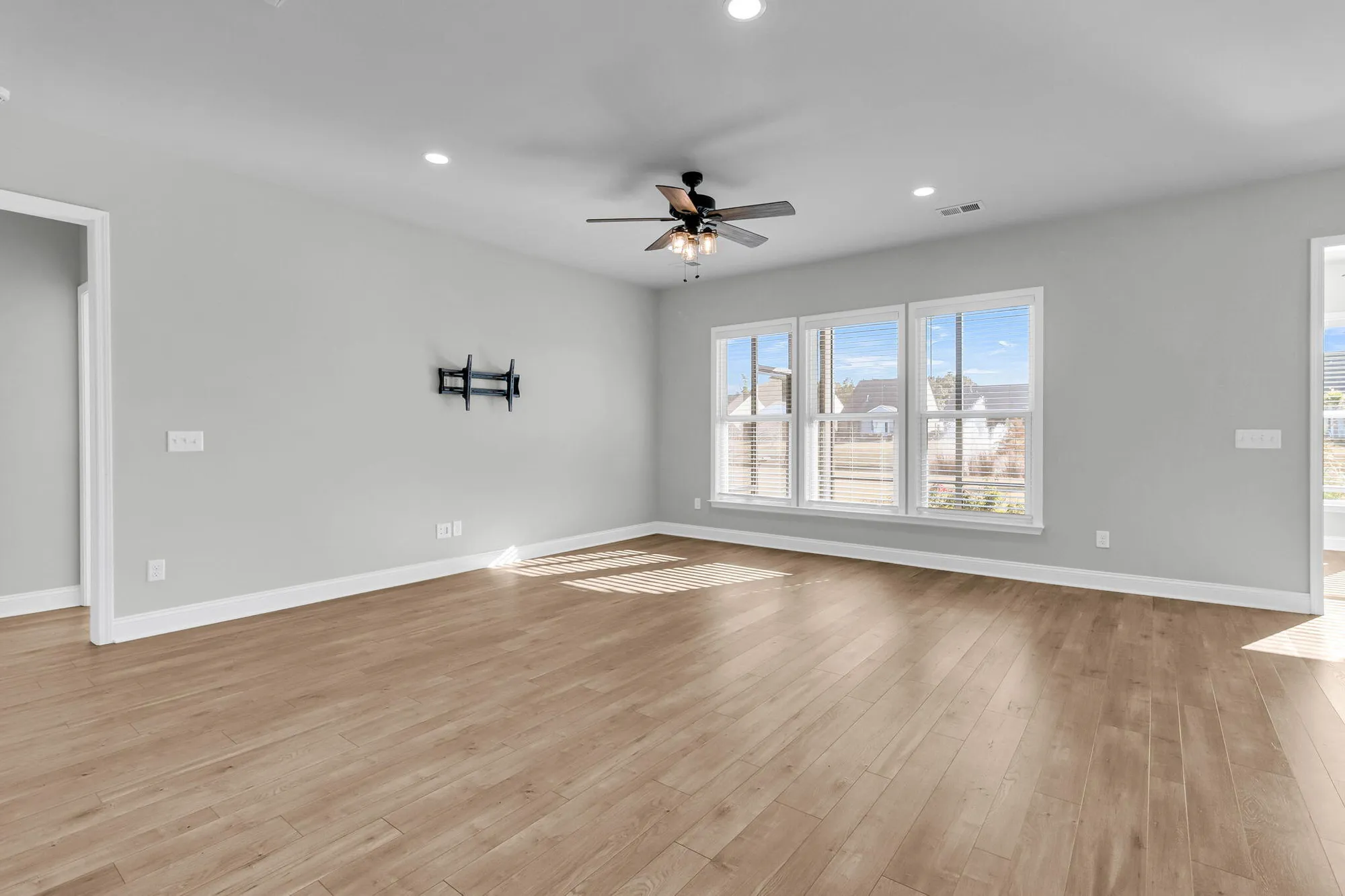 Property Slideshow image 14 of 60 | 107 potters pass dr, Summerville, SC, 29486