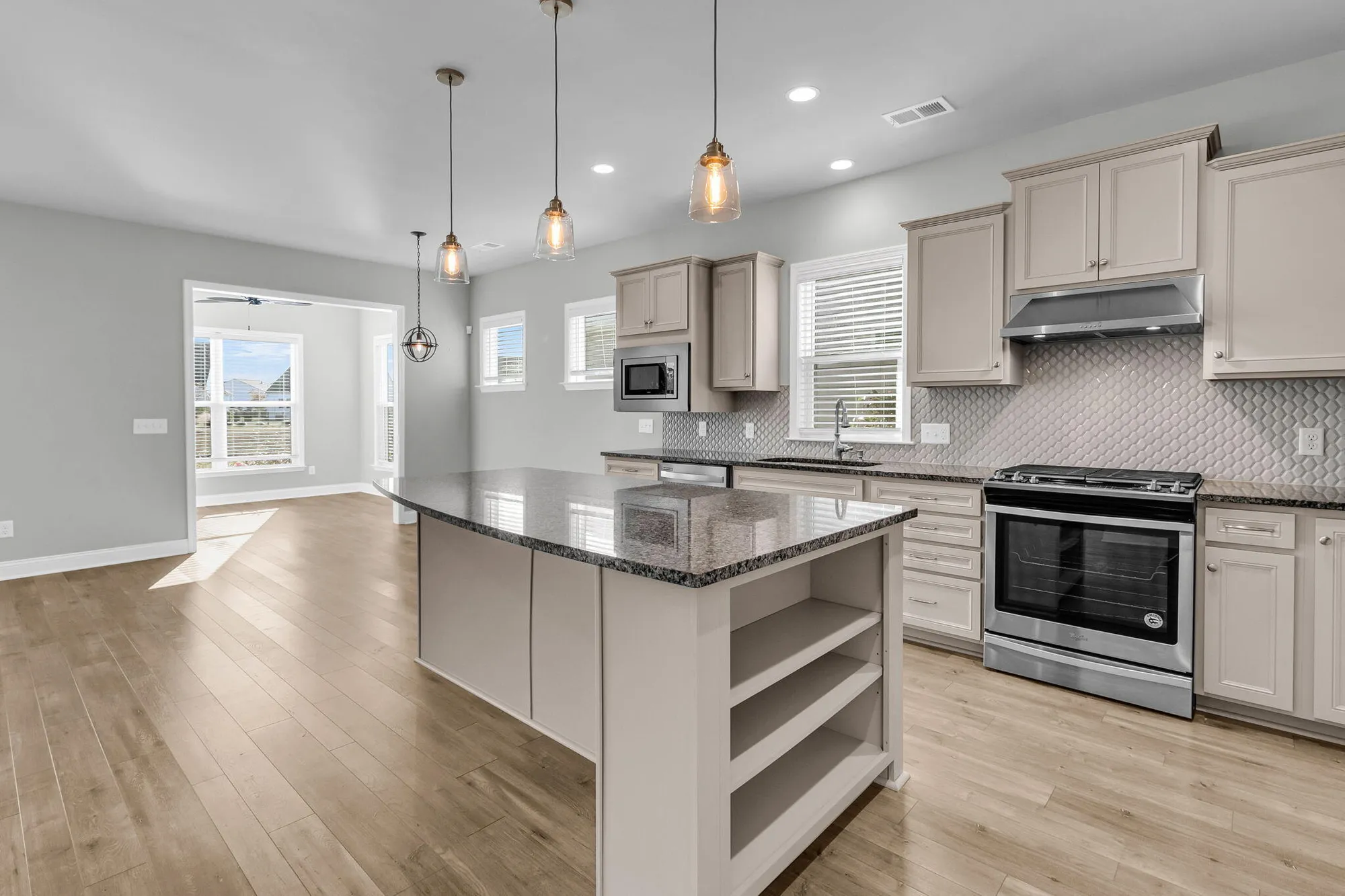 Property Slideshow image 7 of 60 | 107 potters pass dr, Summerville, SC, 29486