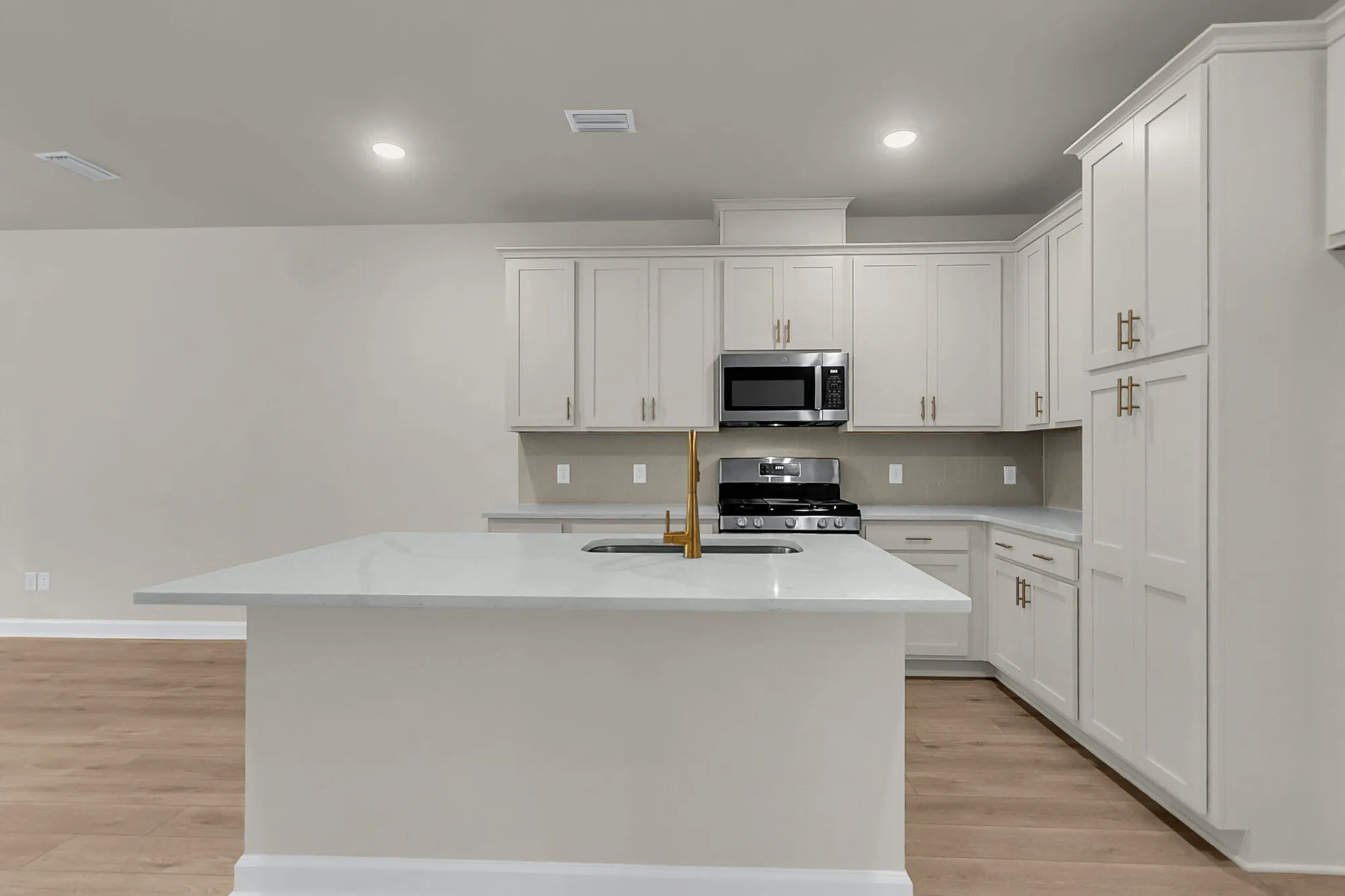 Property Slideshow image 3 of 16 | 924 dusk dr, Summerville, SC, 29486