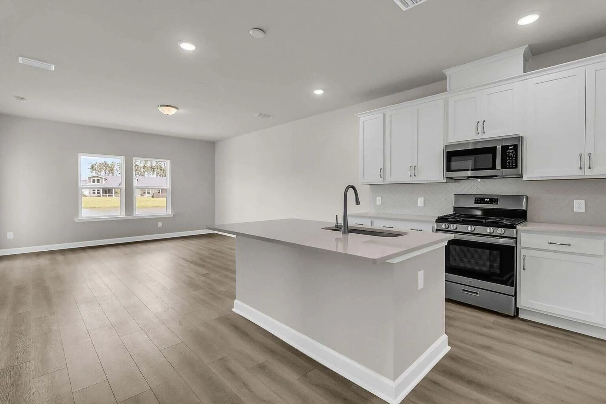 Property Slideshow image 6 of 21 | 912 dusk dr, Summerville, SC, 29486