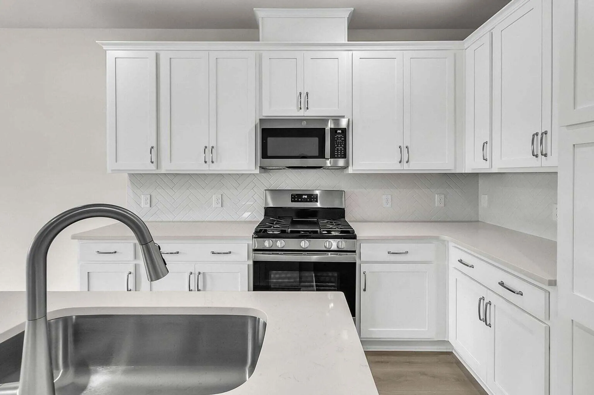 Property Slideshow image 13 of 21 | 912 dusk dr, Summerville, SC, 29486