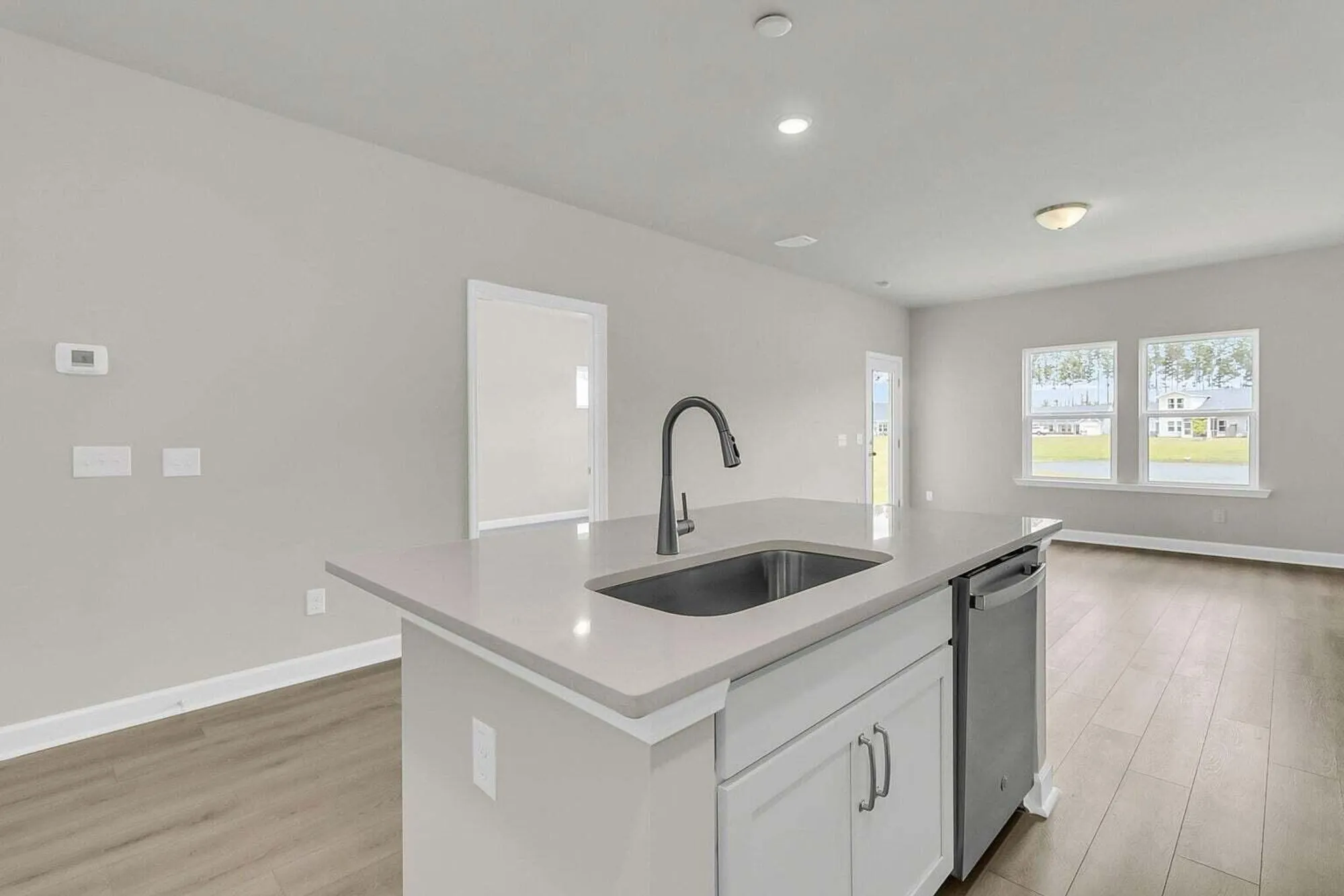 Property Slideshow image 12 of 21 | 912 dusk dr, Summerville, SC, 29486