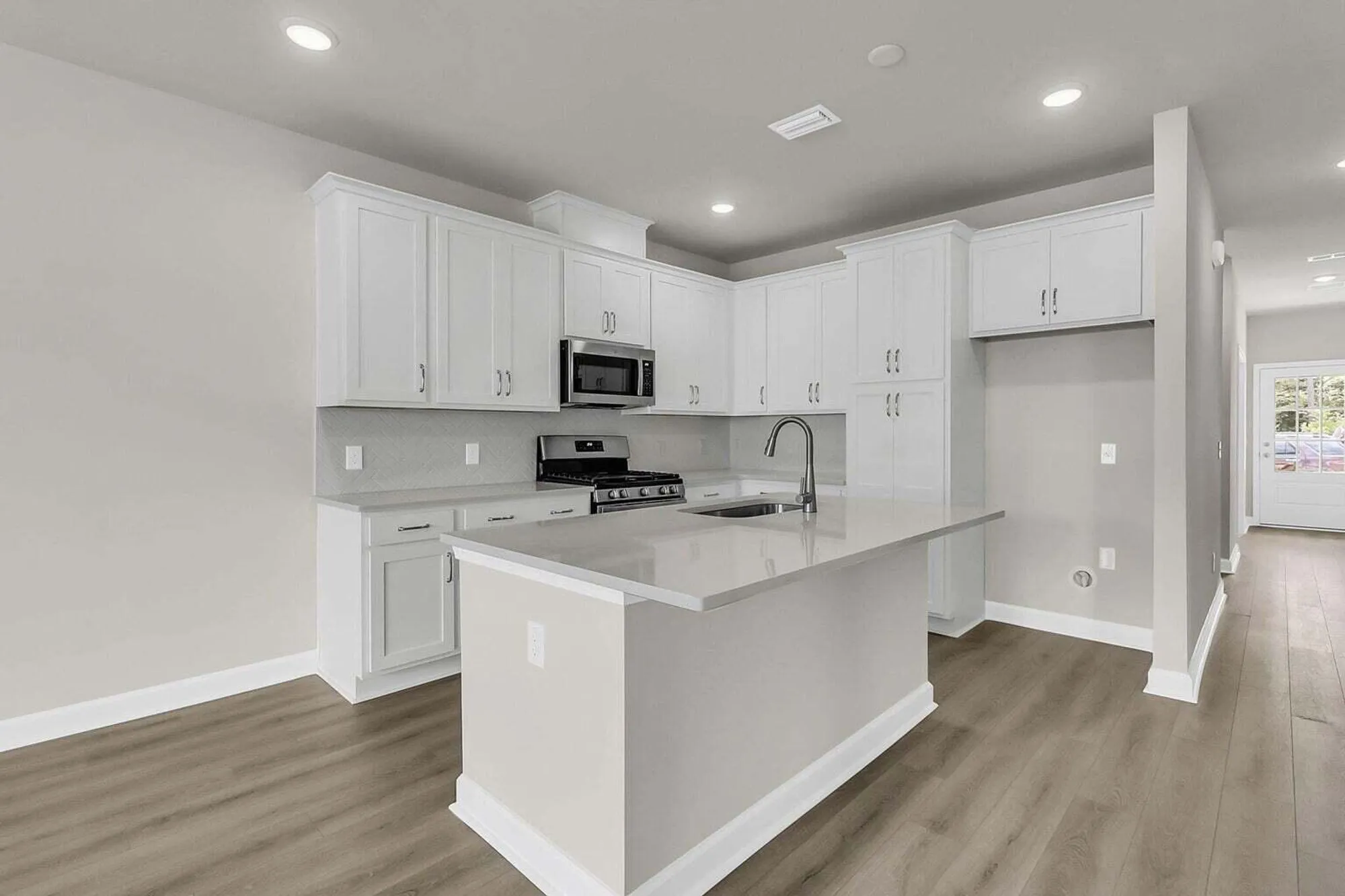 Property Slideshow image 7 of 21 | 912 dusk dr, Summerville, SC, 29486