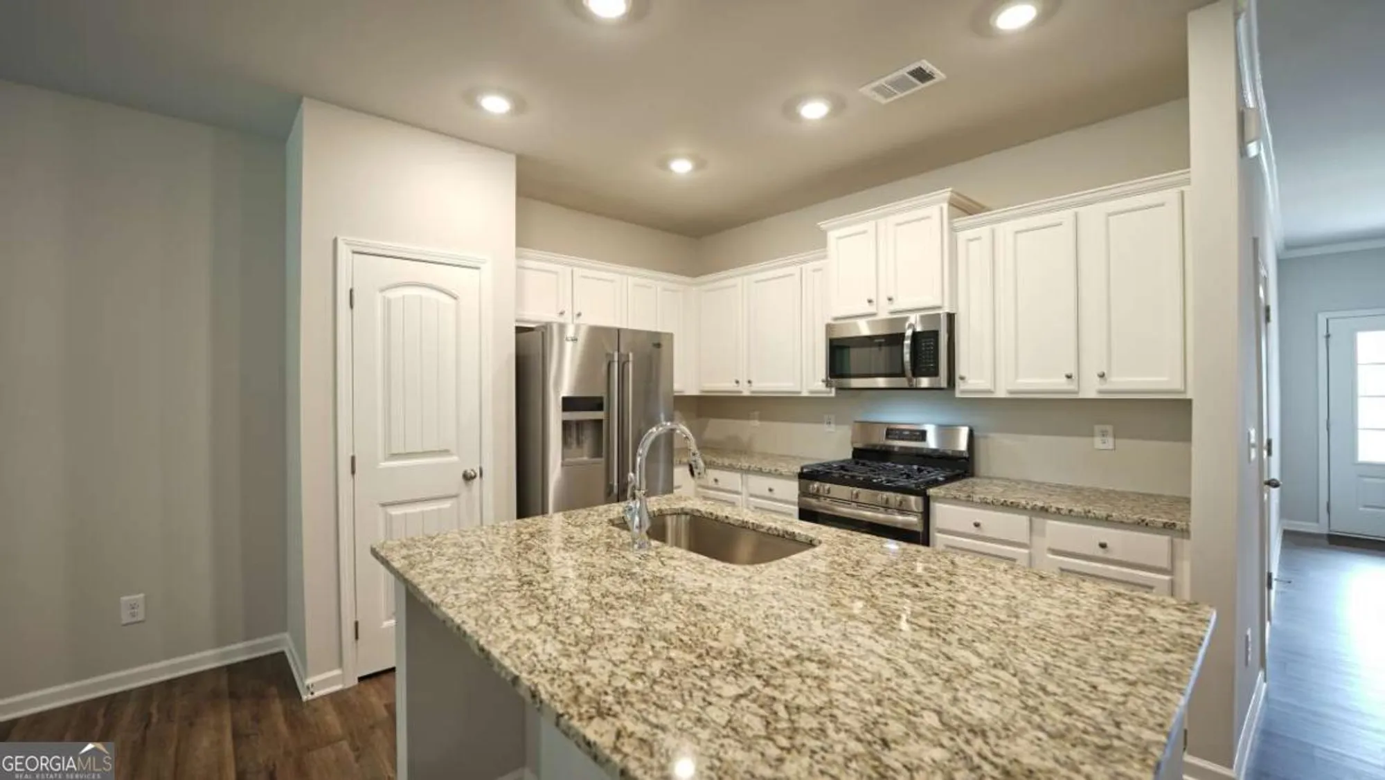 Property Slideshow image 11 of 31 | 151 hydrangea ct, Dallas, GA, 30132